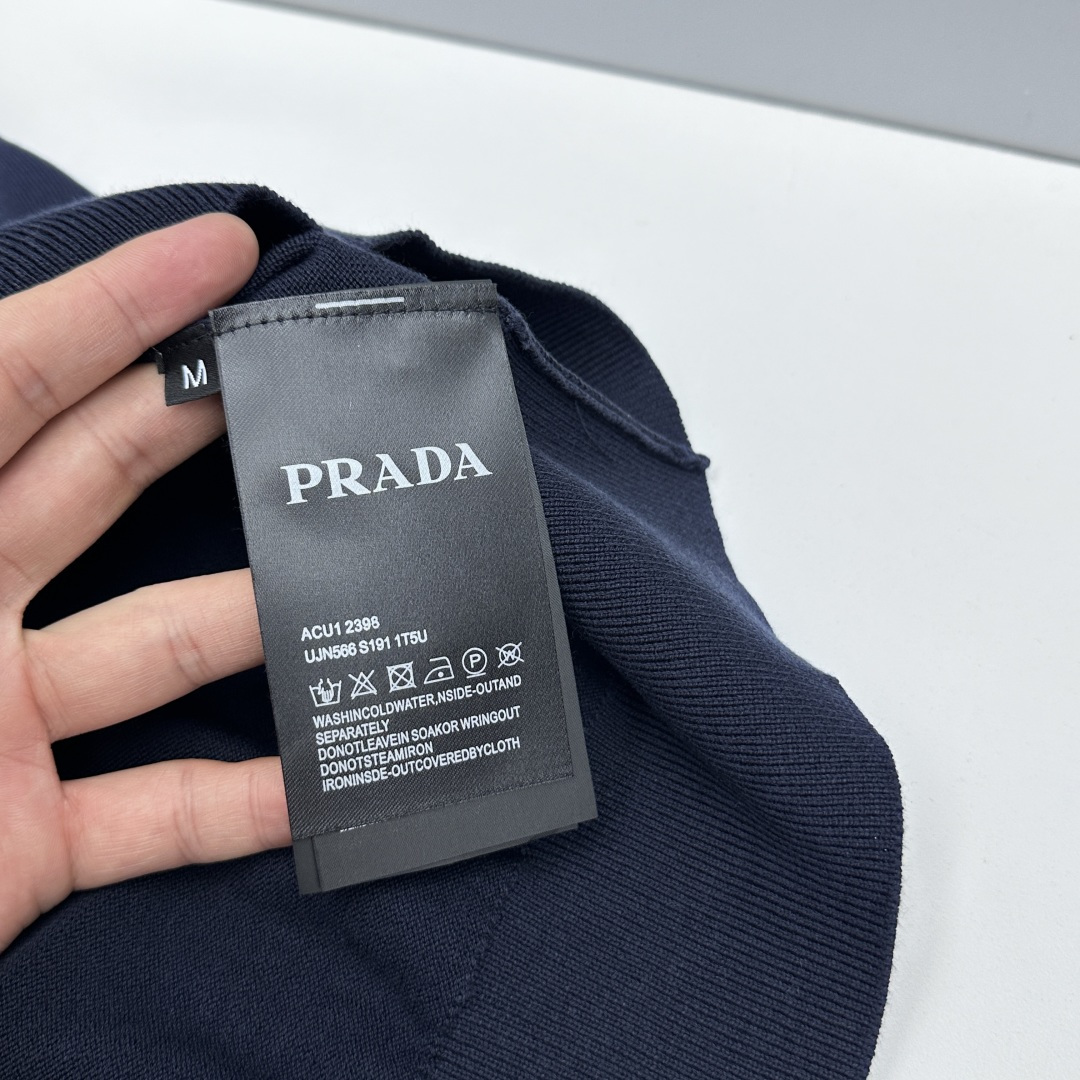 🆕Prada普拉达 2026ss夏季新品男士针织圆领短袖衫！独家首发 采用纤维超细与高弹的伊力特纱线织造