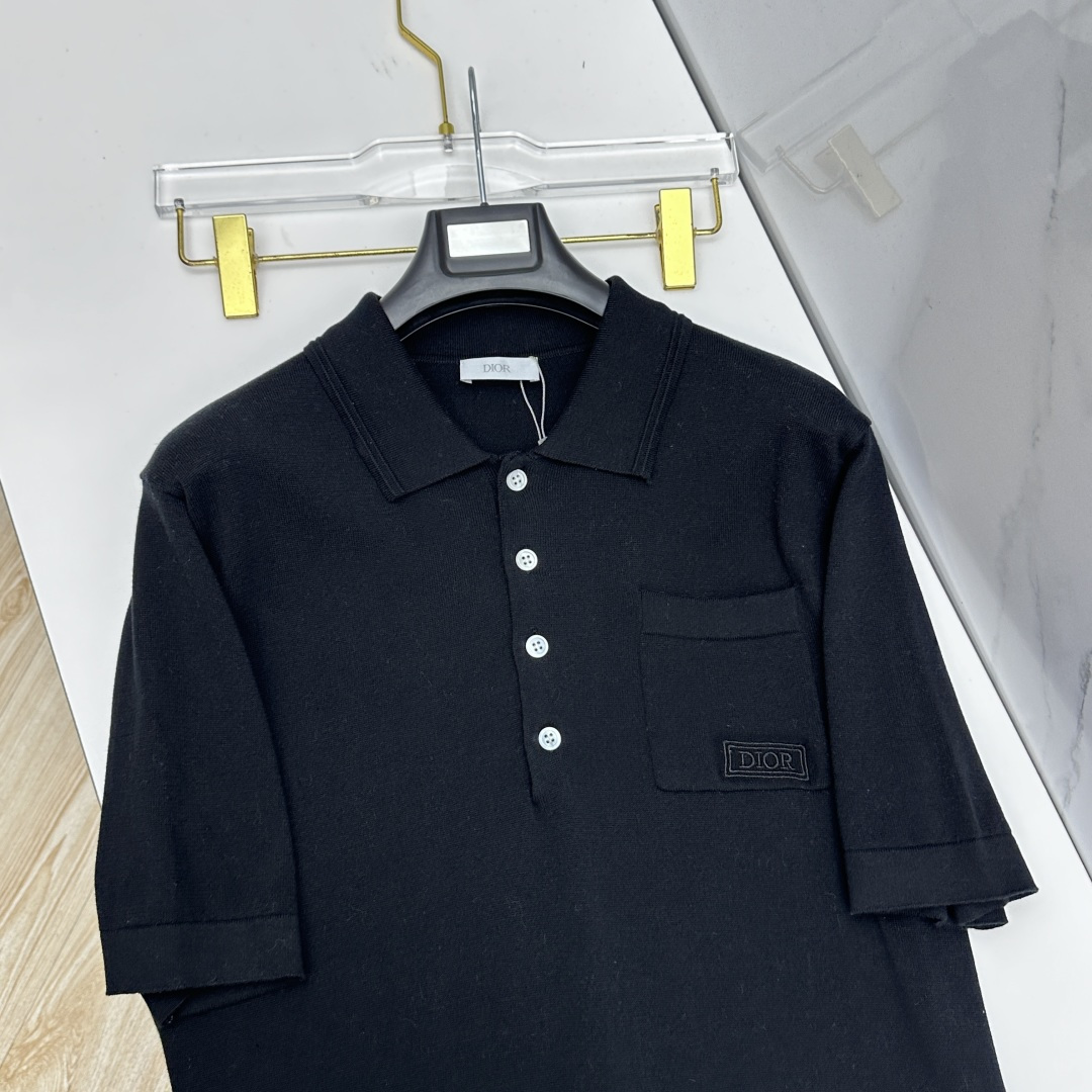 🆕Dior迪奥 2026ss夏季新品男士针织翻领短袖衫！独家首发 采用纤维超细与高弹的伊力特纱线织造而成