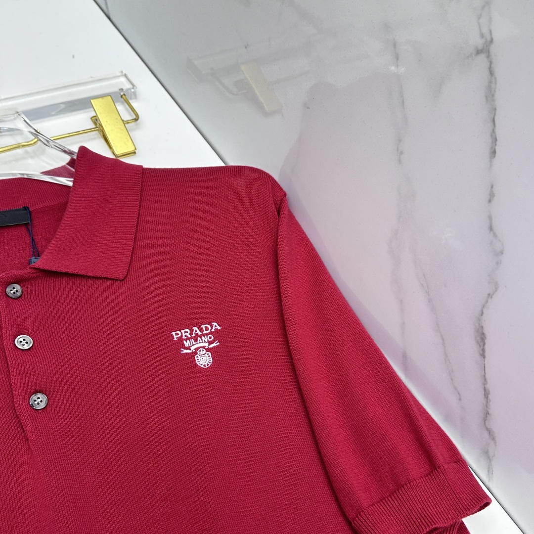 🆕Prada普拉达 2026ss夏季新品男士针织翻领短袖衫！独家首发 采用纤维超细与高弹的伊力特纱线织造