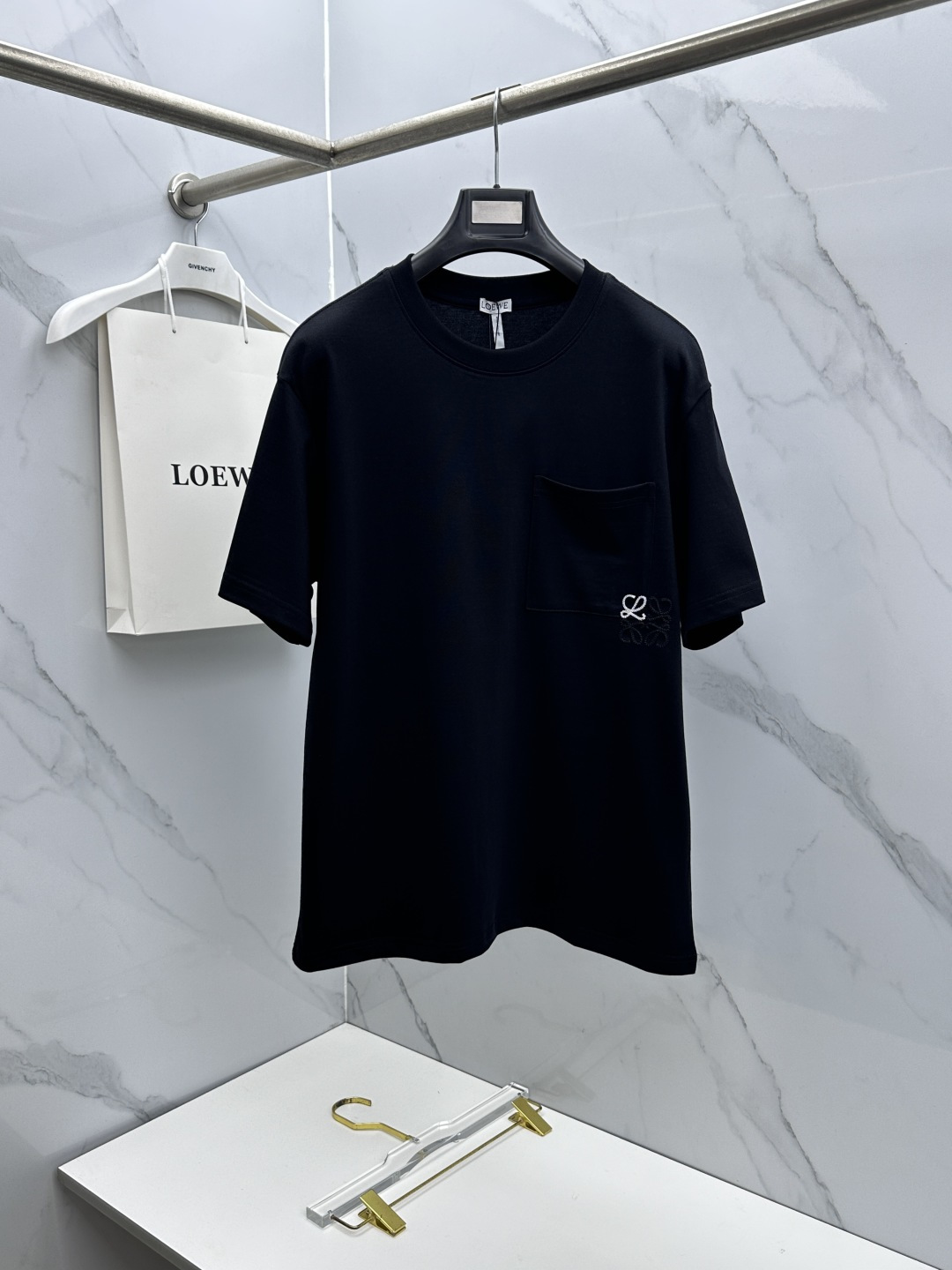 🆕LOEWE罗意威 2026春夏新款短袖 官网同款T恤 进口云朵棉面料 多元化搭配 是眼下时尚前沿的创新