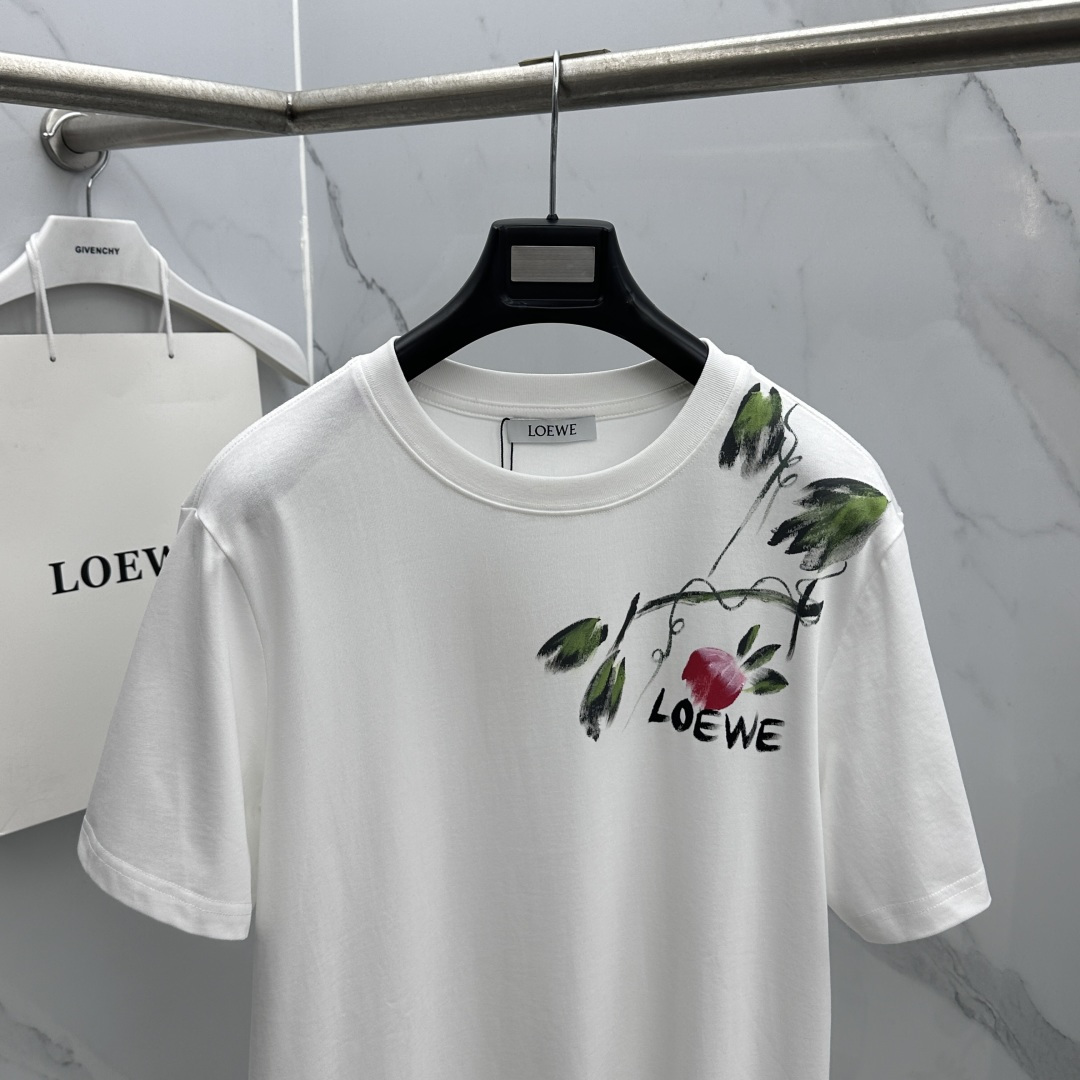 🆕LOEWE罗意威 2026春夏新款手绘涂鸦短袖 官网同款T恤，双纱纯棉面料 多元化搭配 迎合眼下时尚前