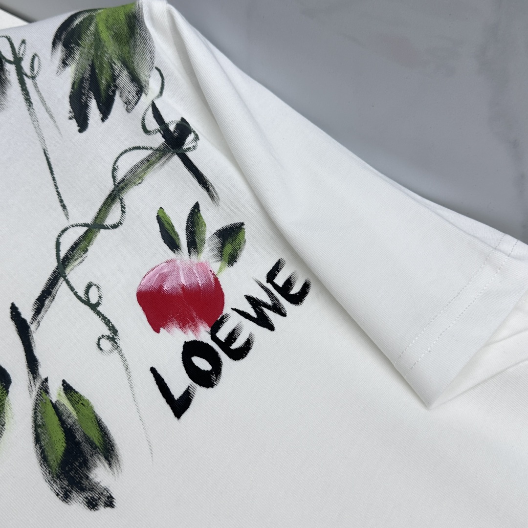 🆕LOEWE罗意威 2026春夏新款手绘涂鸦短袖 官网同款T恤，双纱纯棉面料 多元化搭配 迎合眼下时尚前