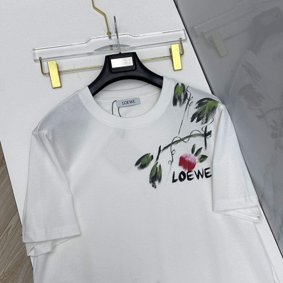 🆕LOEWE罗意威 2026春夏新款手绘涂鸦短袖 官网同款T恤，双纱纯棉面料 多元化搭配 迎合眼下时尚前