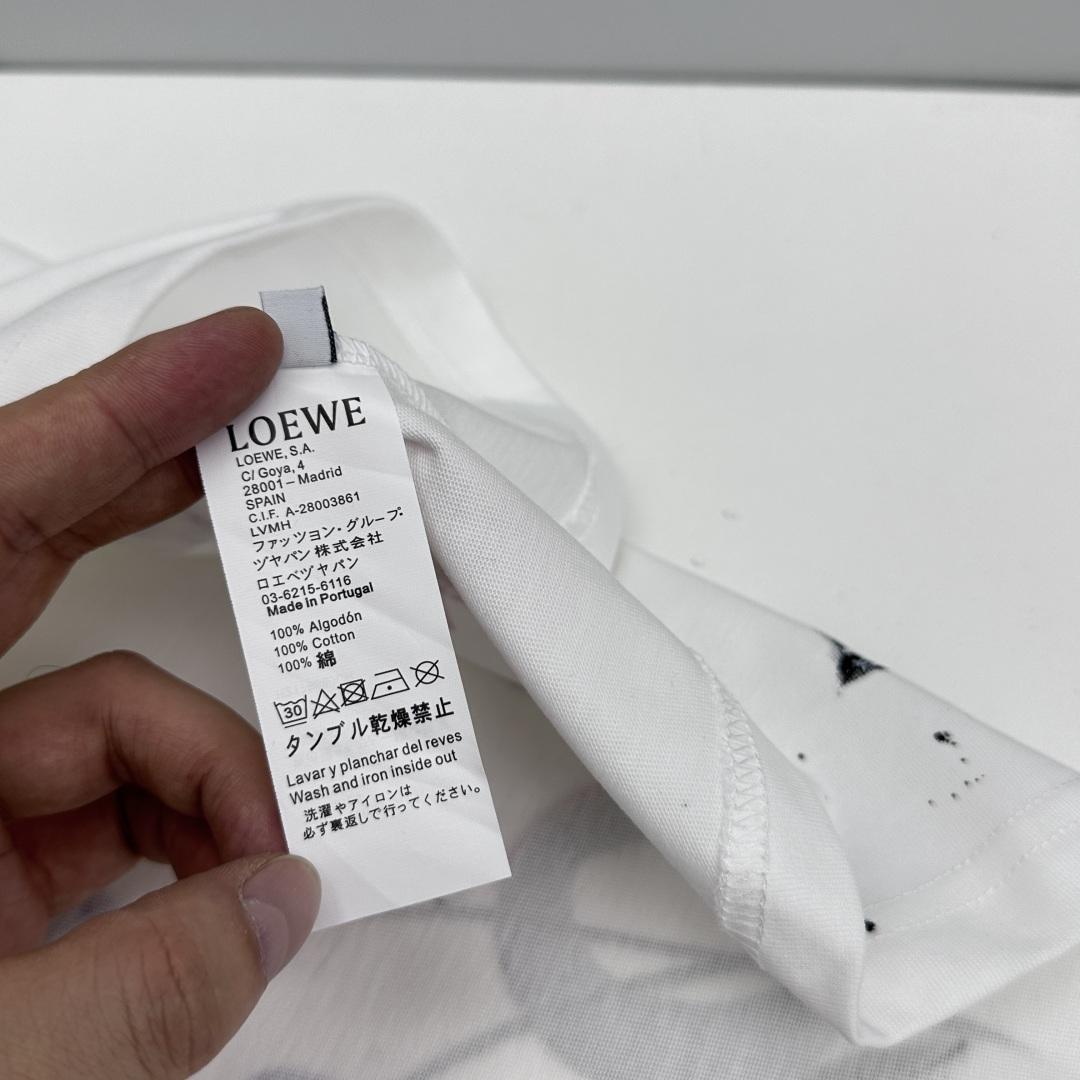 🆕LOEWE罗意威 2026春夏新款手绘涂鸦短袖 官网同款T恤，双纱纯棉面料 多元化搭配 迎合眼下时尚前