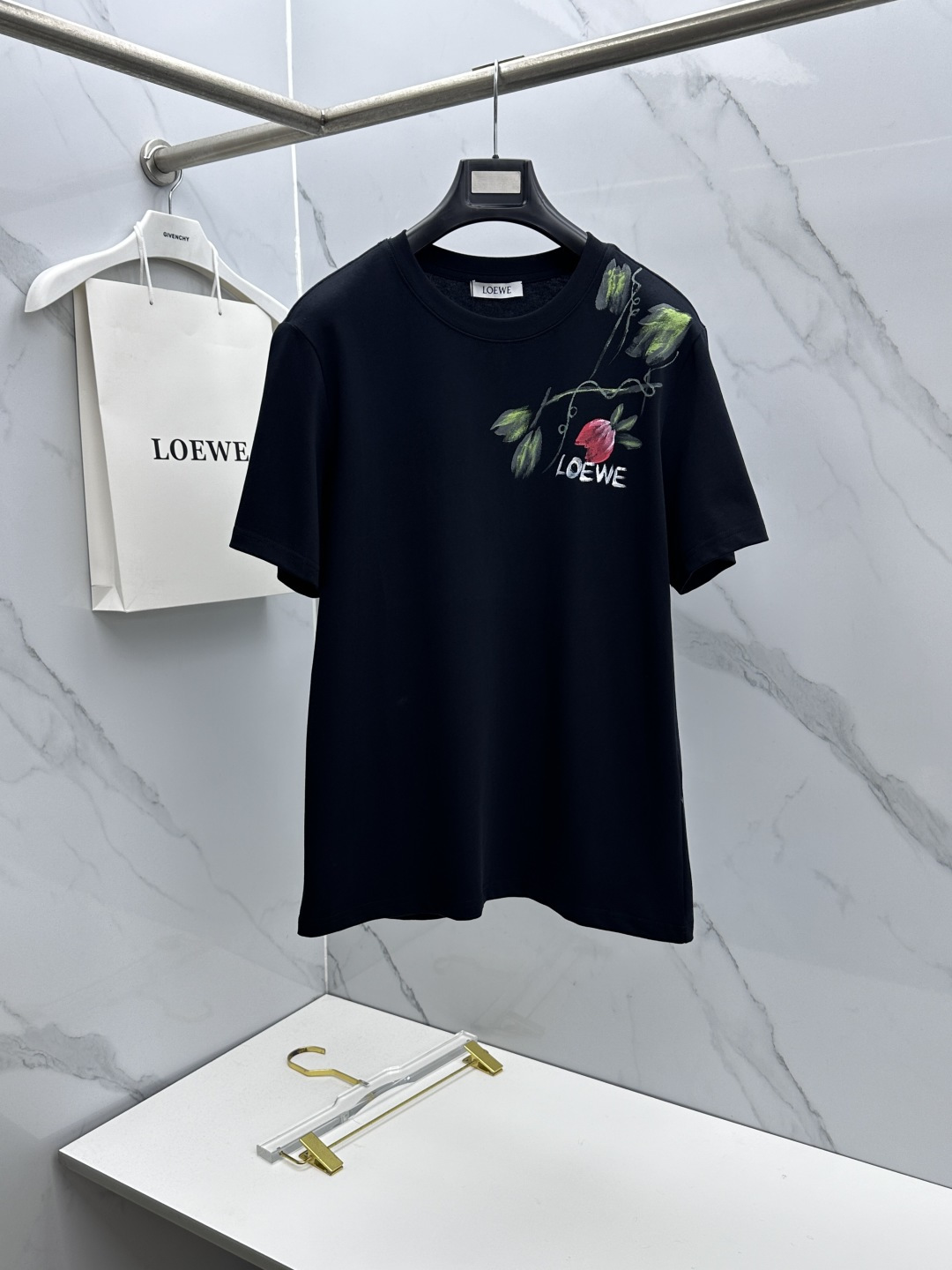 🆕LOEWE罗意威 2026春夏新款手绘涂鸦短袖 官网同款T恤，双纱纯棉面料 多元化搭配 迎合眼下时尚前