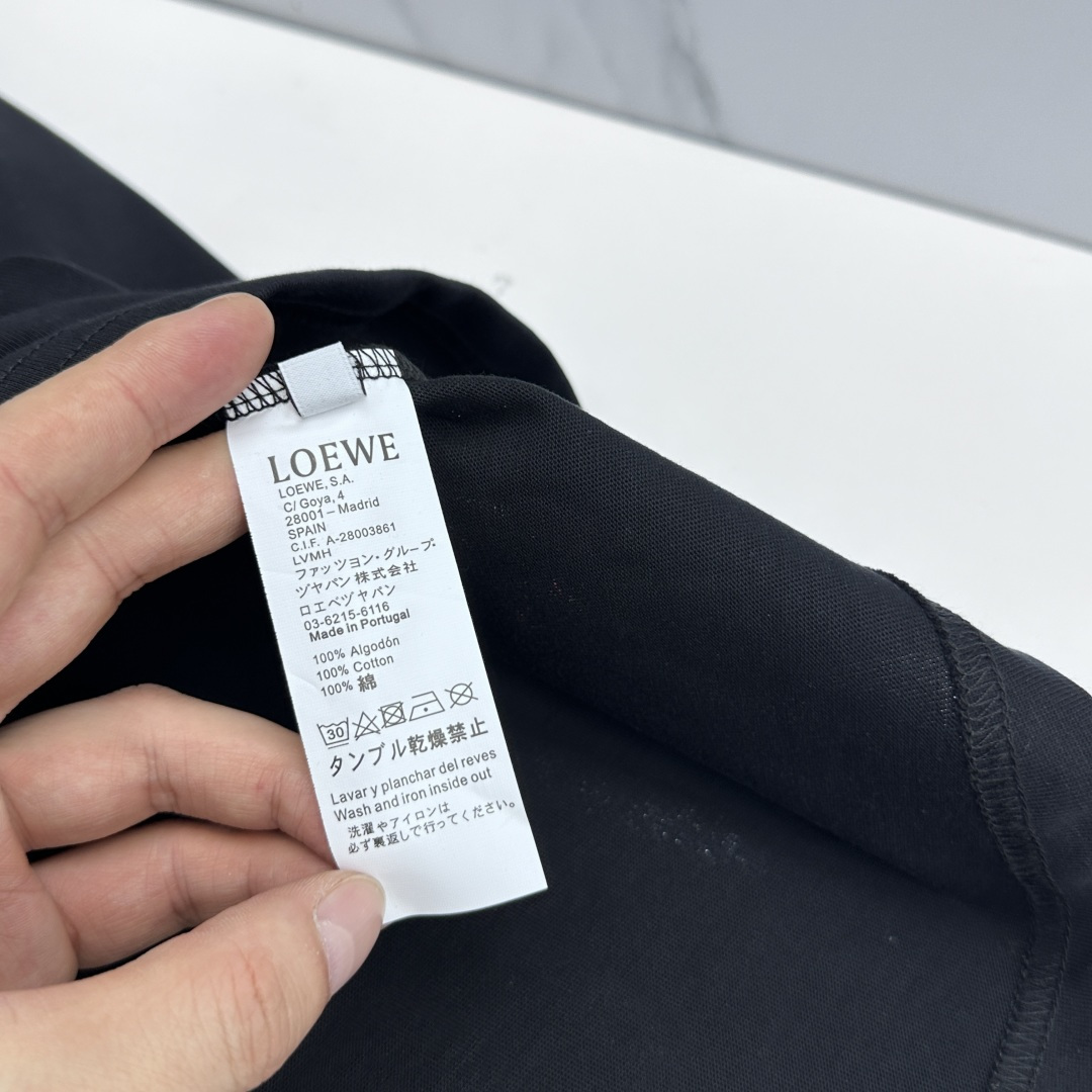 🆕LOEWE罗意威 2026春夏新款手绘涂鸦短袖 官网同款T恤，双纱纯棉面料 多元化搭配 迎合眼下时尚前