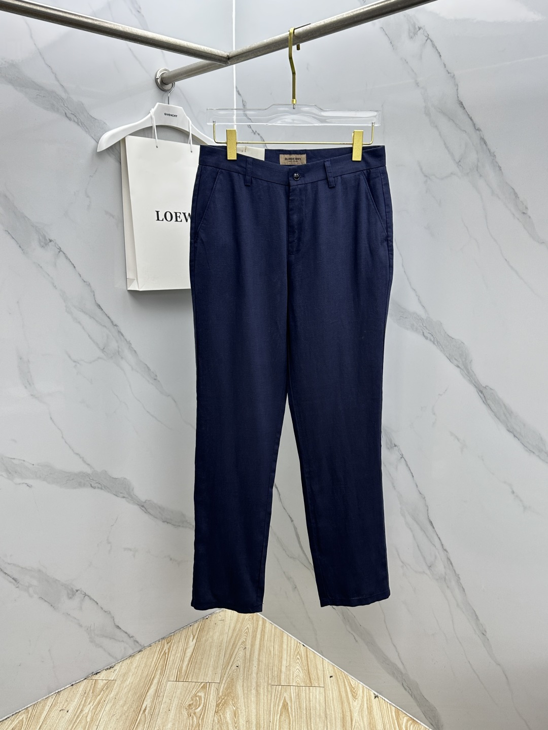 🆕Burberry巴宝莉 春夏新品棉麻休闲西裤，官网同步发售，裤身工艺设计，客供辅料、高定棉麻面料，柔软