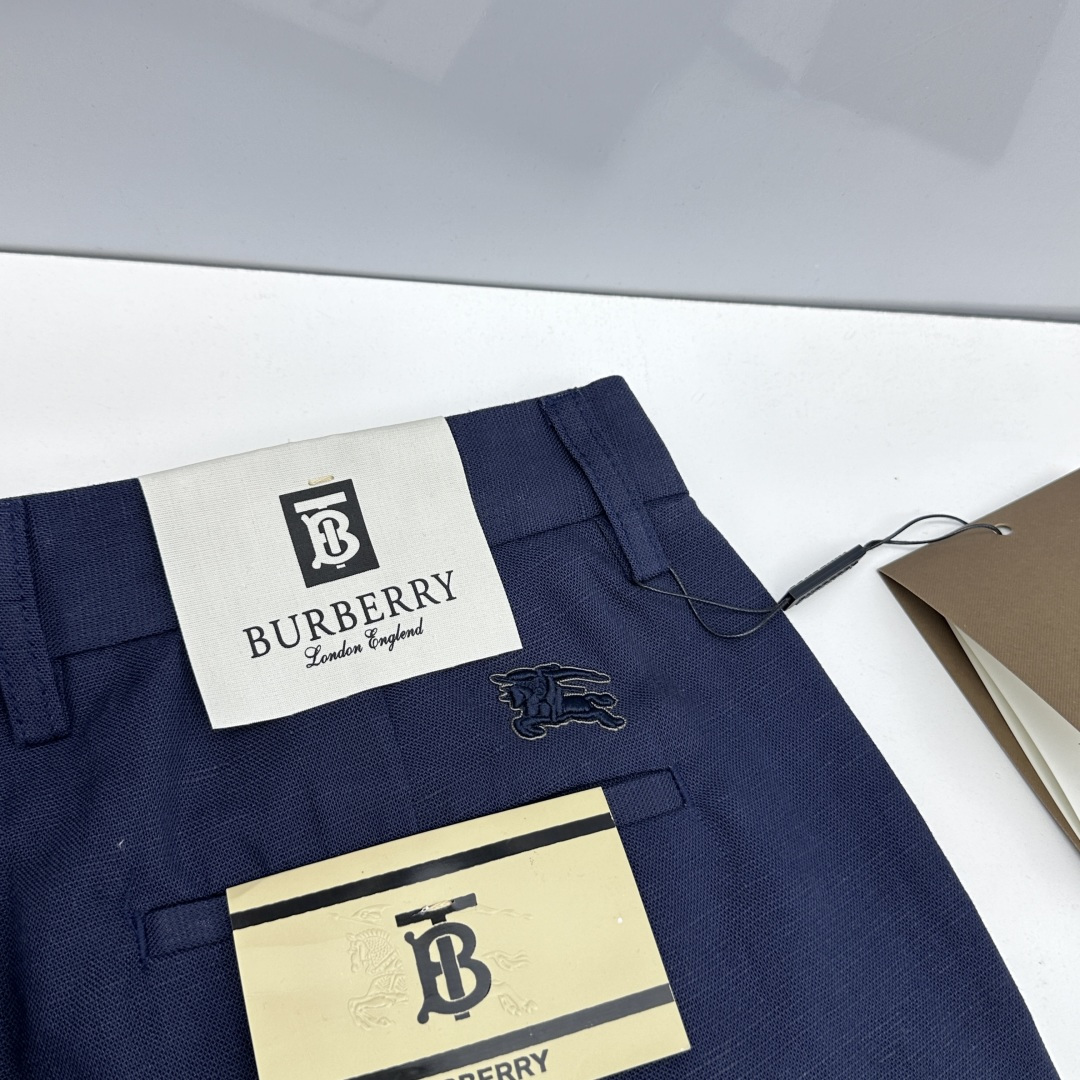 🆕Burberry巴宝莉 春夏新品棉麻休闲西裤，官网同步发售，裤身工艺设计，客供辅料、高定棉麻面料，柔软