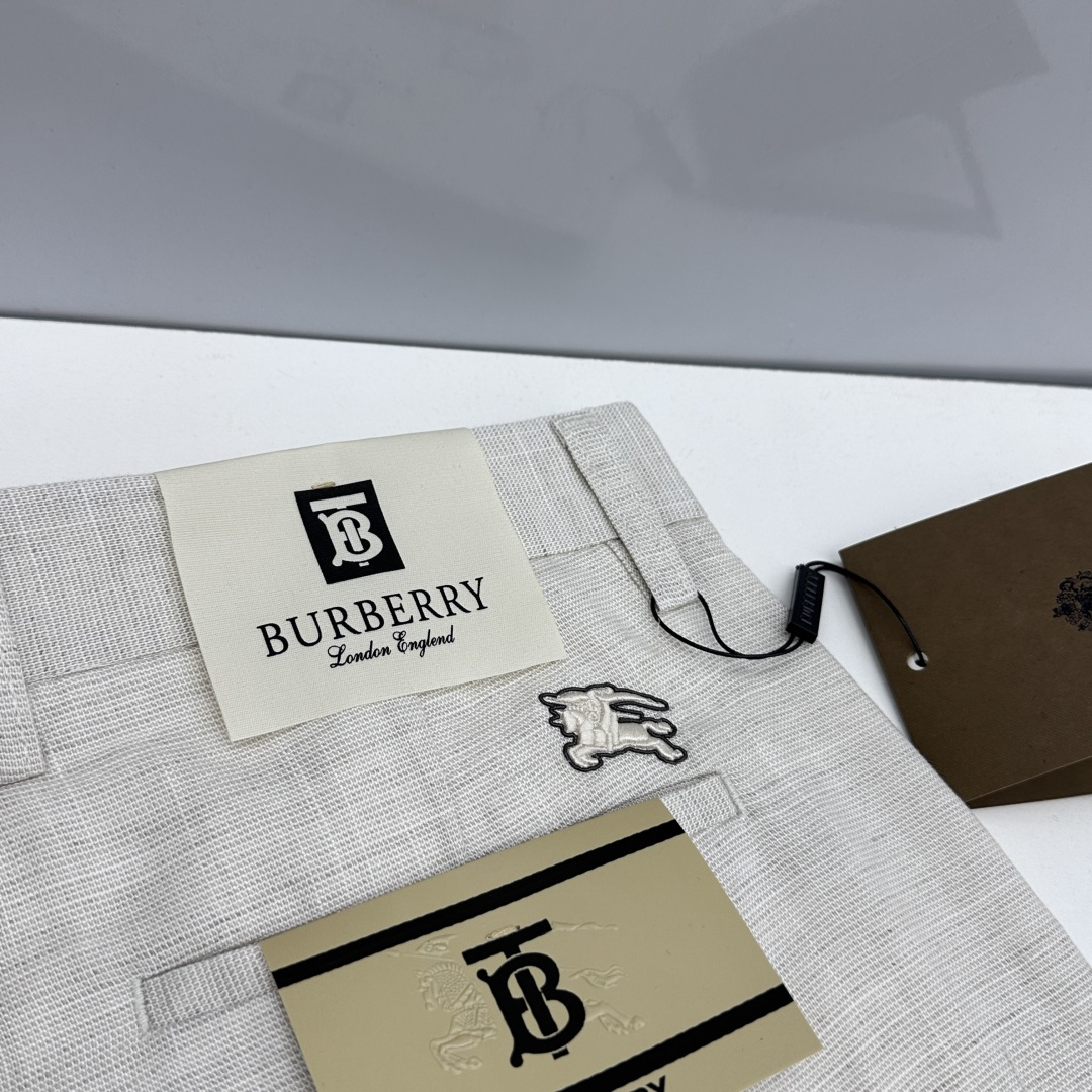 🆕Burberry巴宝莉 春夏新品棉麻休闲西裤，官网同步发售，裤身工艺设计，客供辅料、高定棉麻面料，柔软