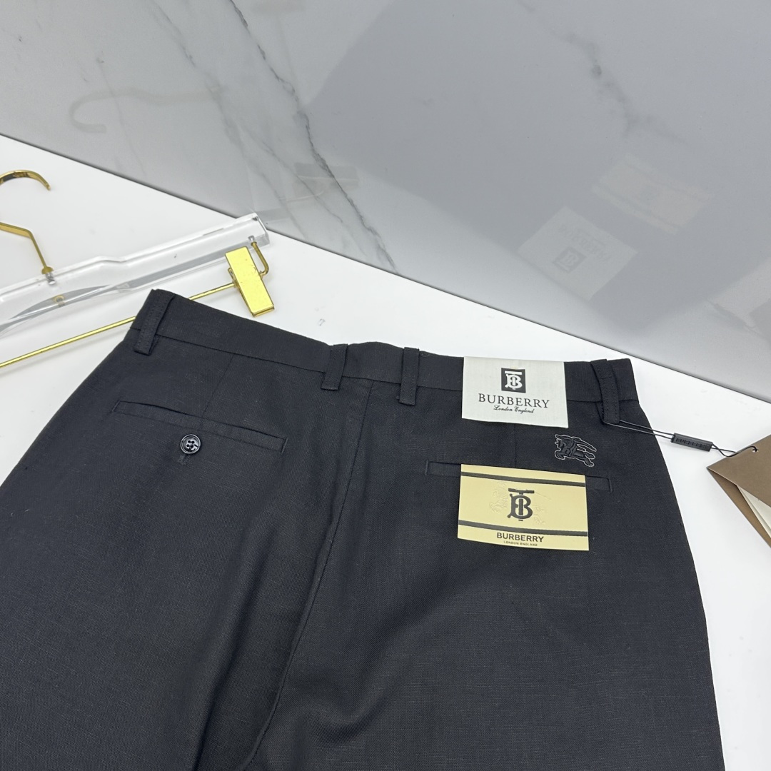 🆕Burberry巴宝莉 春夏新品棉麻休闲西裤，官网同步发售，裤身工艺设计，客供辅料、高定棉麻面料，柔软