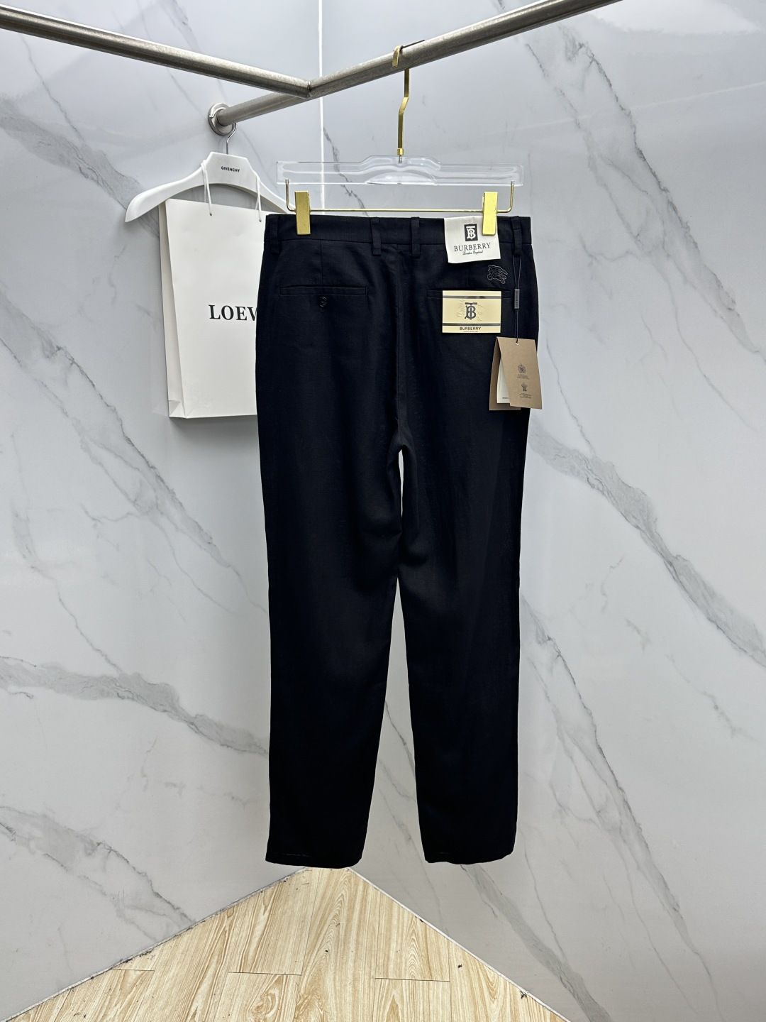 🆕Burberry巴宝莉 春夏新品棉麻休闲西裤，官网同步发售，裤身工艺设计，客供辅料、高定棉麻面料，柔软