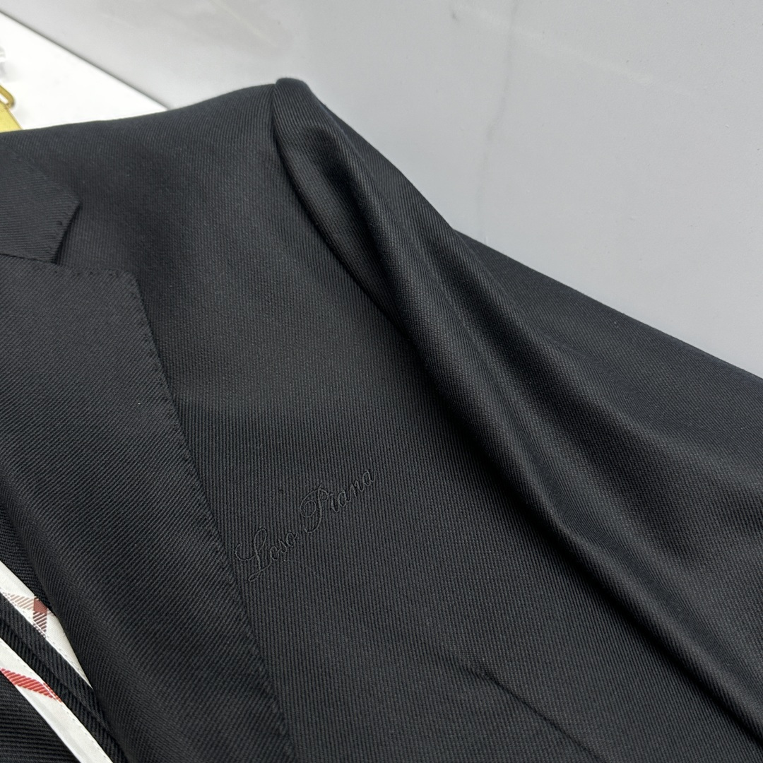 🆕loro Piana 高定西服 2026早春轻奢系列，最新时尚男款西装外套.定织定染面料。处处细节显工