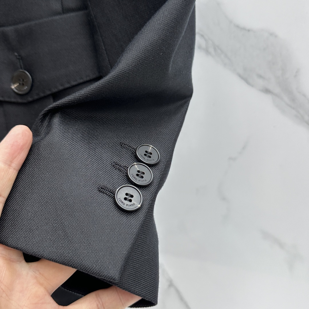 🆕loro Piana 高定西服 2026早春轻奢系列，最新时尚男款西装外套.定织定染面料。处处细节显工