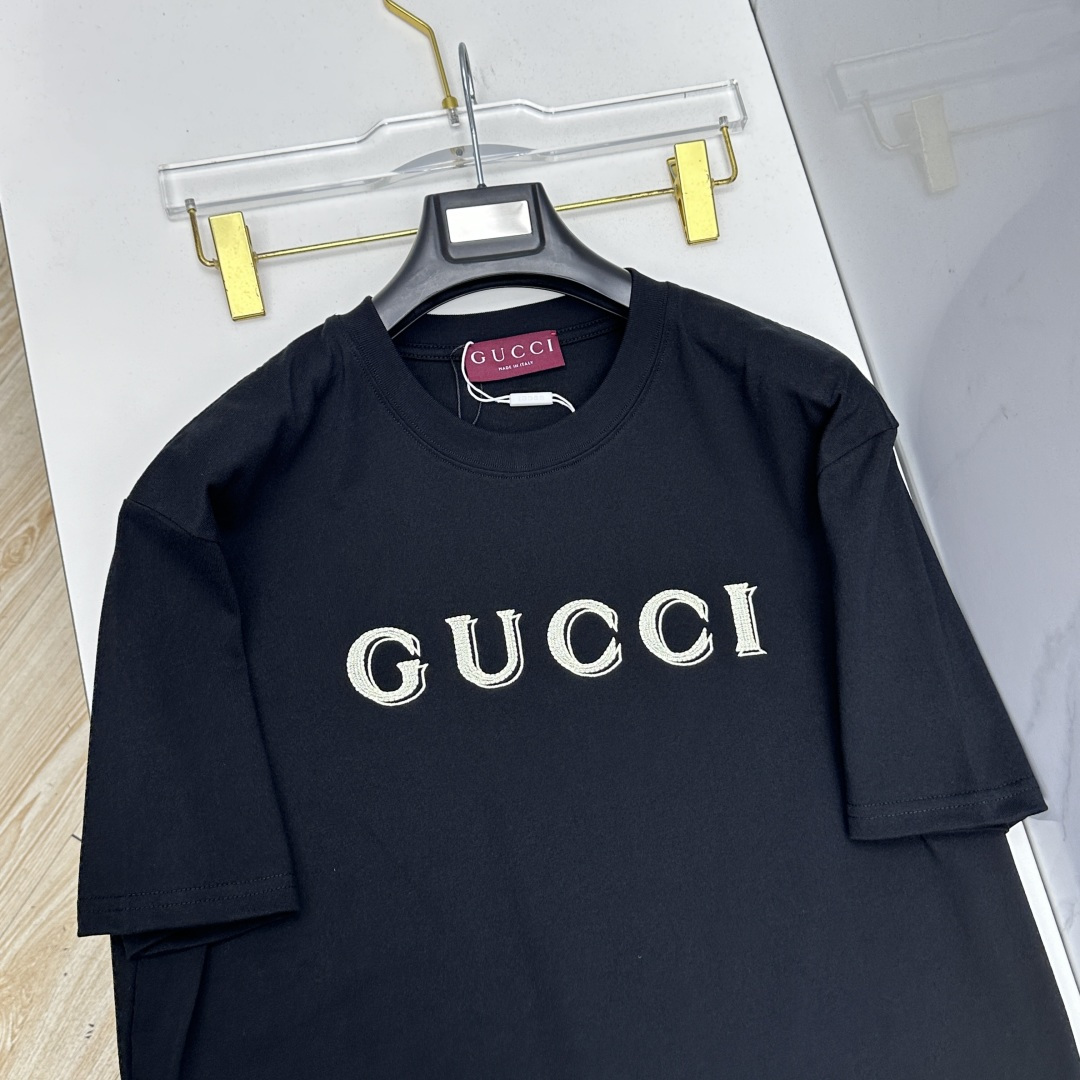 🆕Gucci古驰 新款首发专柜最新款短袖圆领T恤 高端订制 字母刺绣设计 高定面料.手感柔软.穿着舒适.
