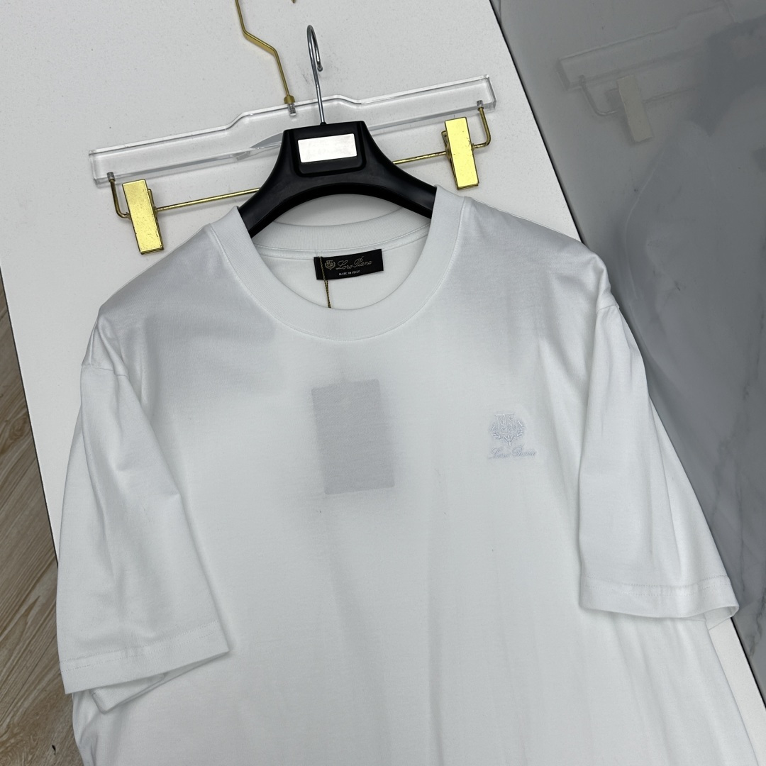 🆕loro Piana 新款首发专柜最新款短袖圆领T恤 高端订制 胸前logo设计 高定面料.手感柔软.