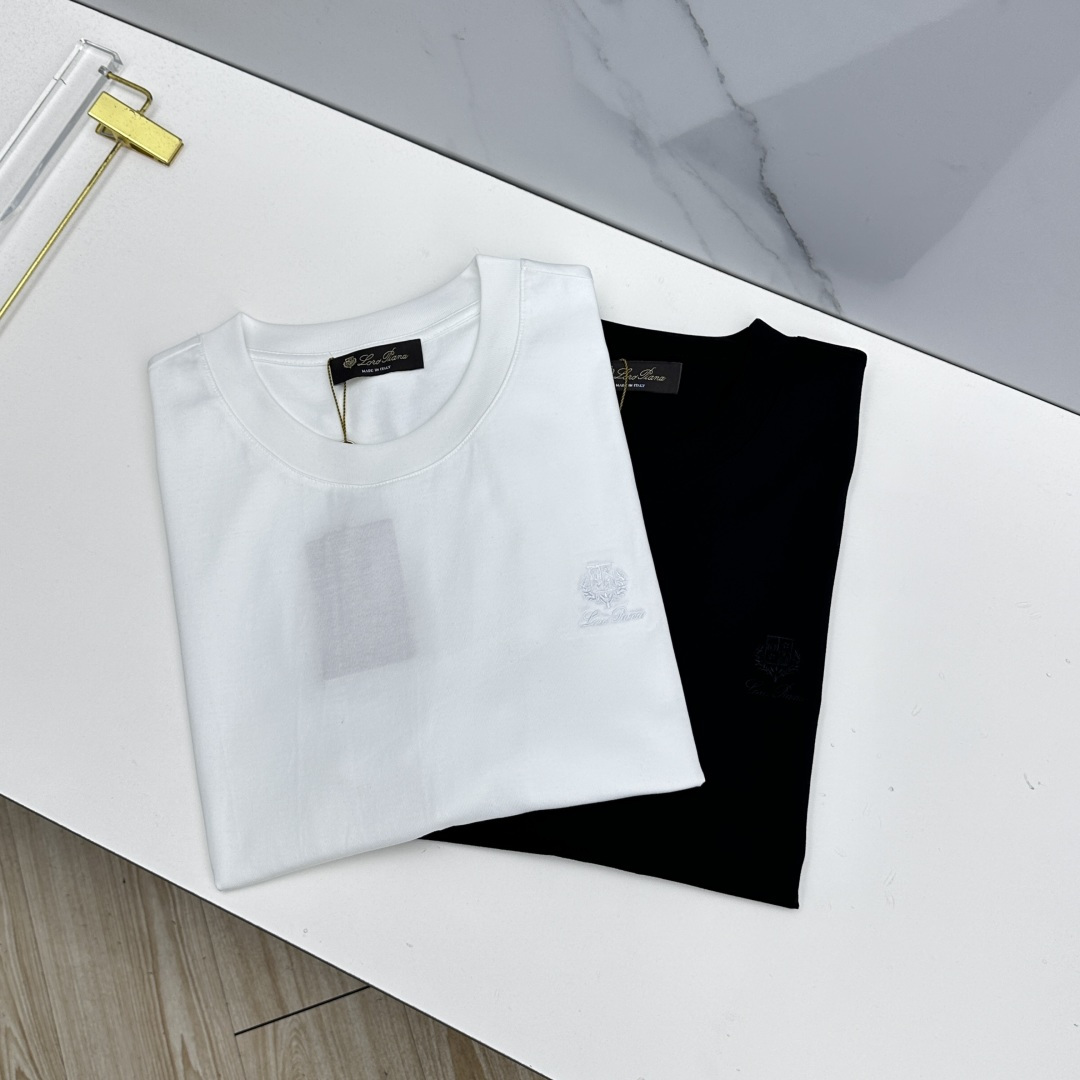 🆕loro Piana 新款首发专柜最新款短袖圆领T恤 高端订制 胸前logo设计 高定面料.手感柔软.