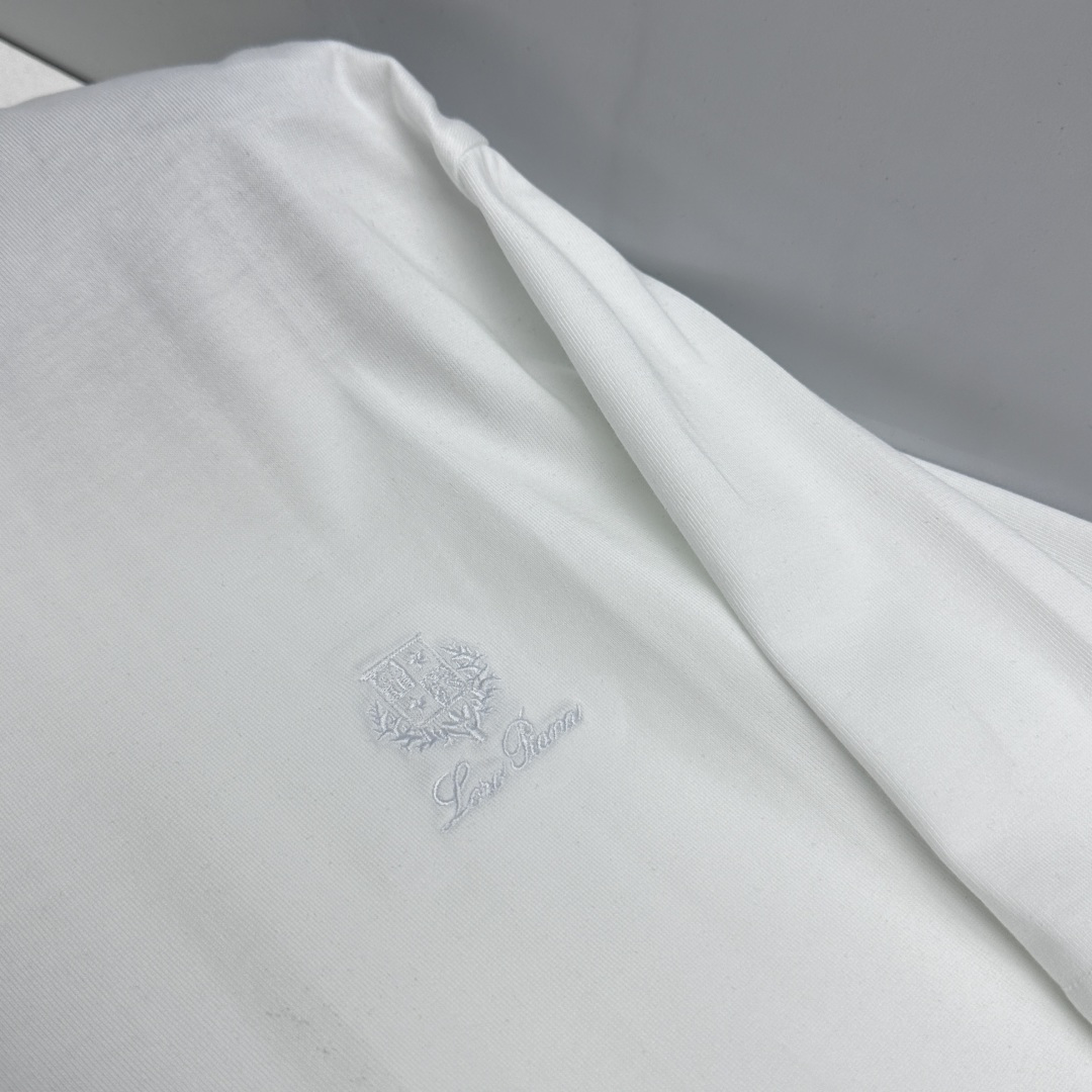 🆕loro Piana 新款首发专柜最新款短袖圆领T恤 高端订制 胸前logo设计 高定面料.手感柔软.