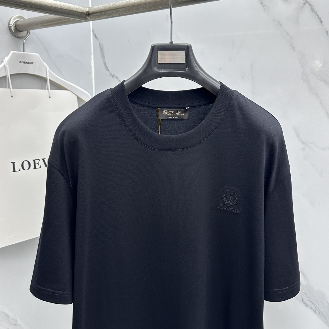 🆕loro Piana 新款首发专柜最新款短袖圆领T恤 高端订制 胸前logo设计 高定面料.手感柔软.