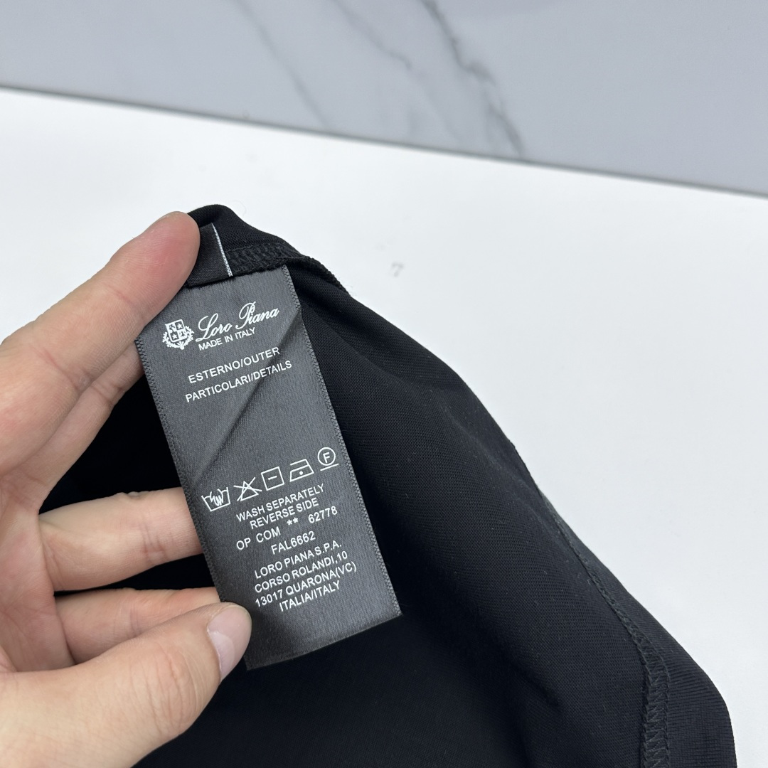 🆕loro Piana 新款首发专柜最新款短袖圆领T恤 高端订制 胸前logo设计 高定面料.手感柔软.
