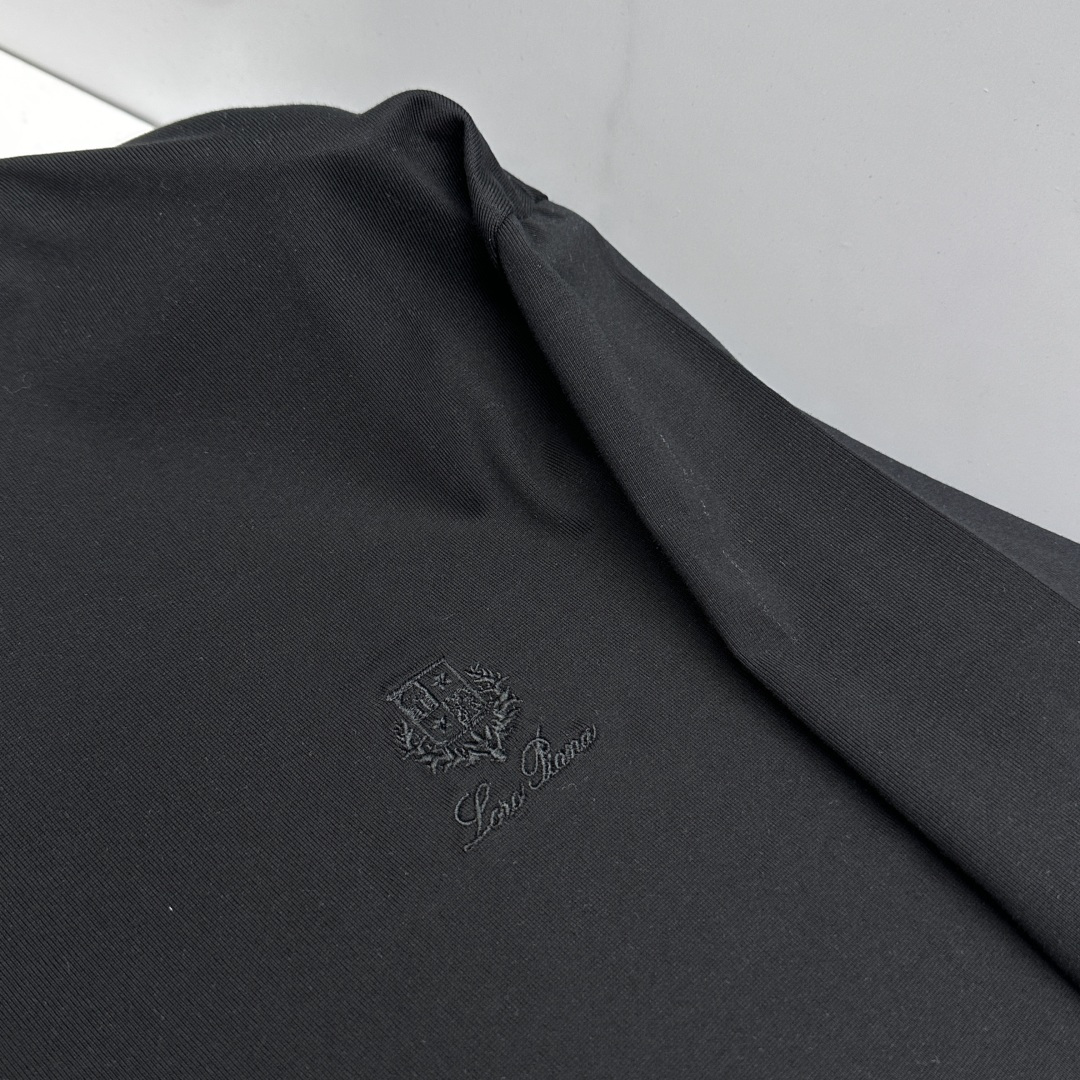 🆕loro Piana 新款首发专柜最新款短袖圆领T恤 高端订制 胸前logo设计 高定面料.手感柔软.