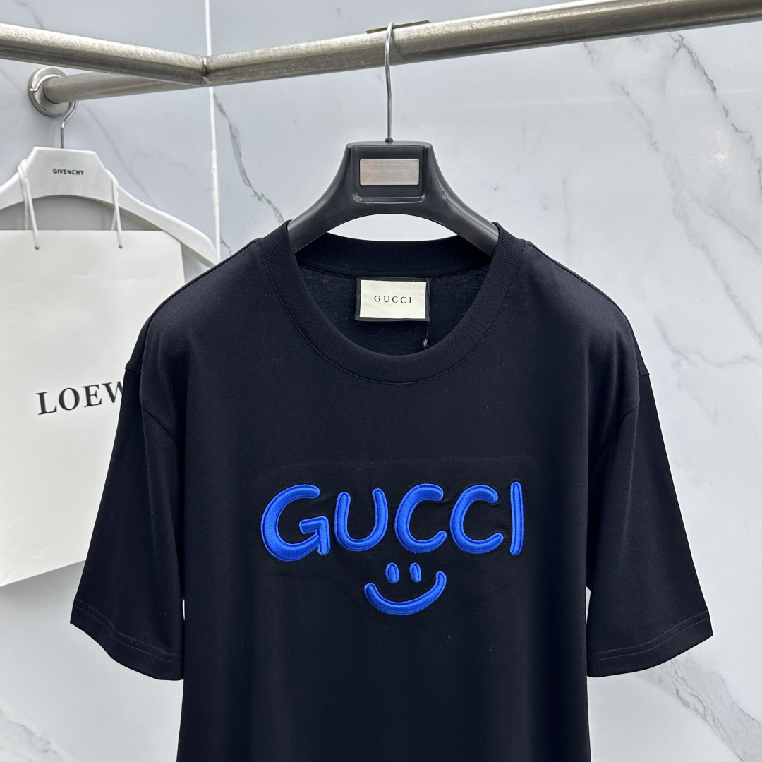 🆕Gucci古驰 新款首发专柜最新款短袖圆领T恤 高端订制 胸前logo设计 高定面料.手感柔软.穿着舒