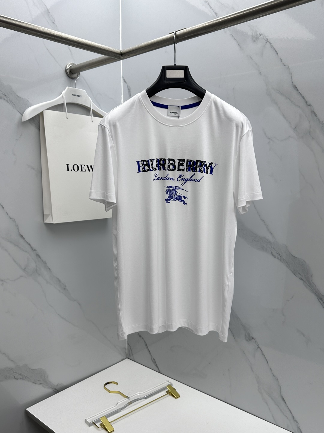 🆕Burberry巴宝莉 新款首发专柜最新款短袖圆领T恤 高端订制 胸前logo设计 高定丝光面料.手感