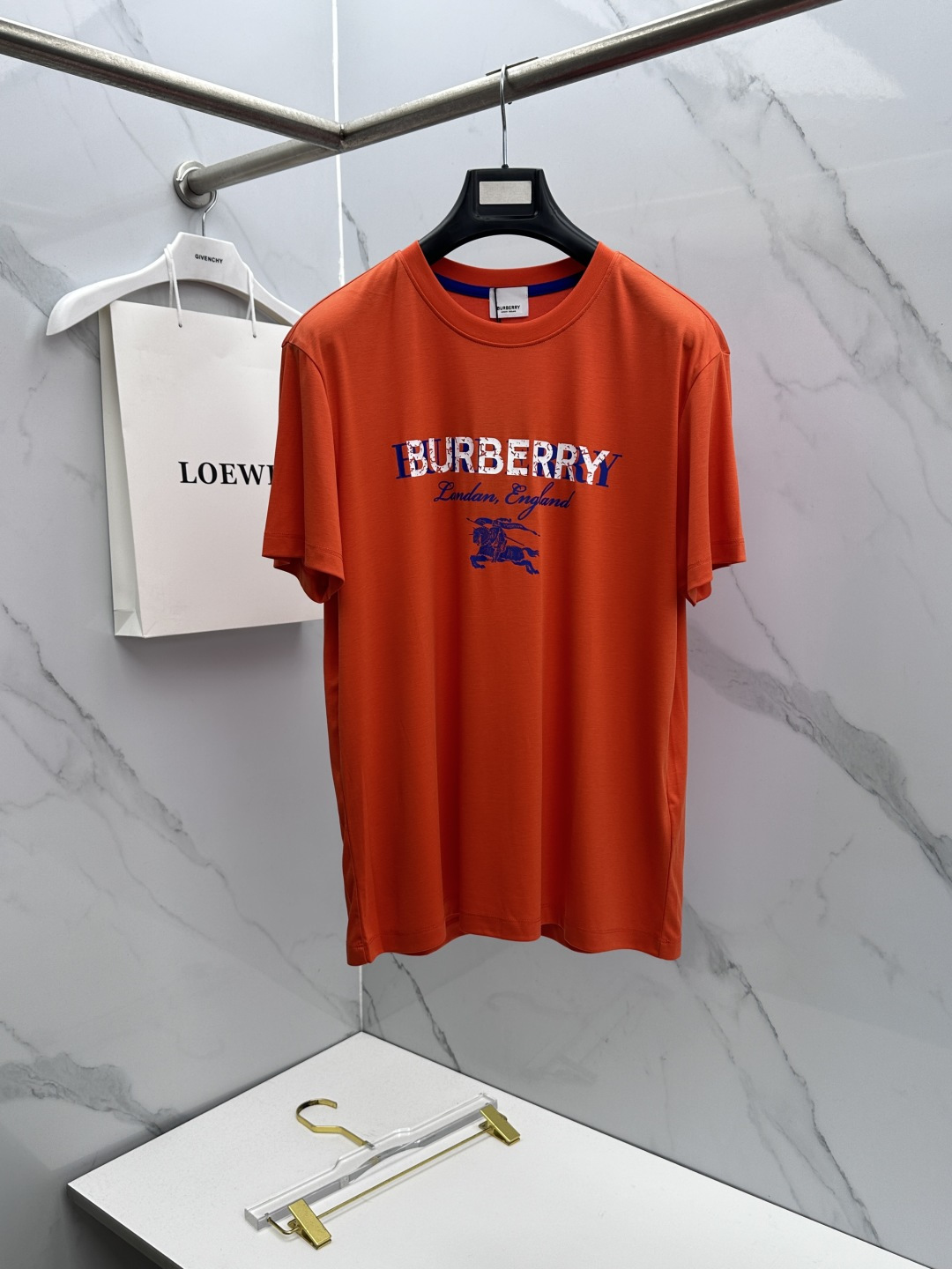 🆕Burberry巴宝莉 新款首发专柜最新款短袖圆领T恤 高端订制 胸前logo设计 高定丝光面料.手感