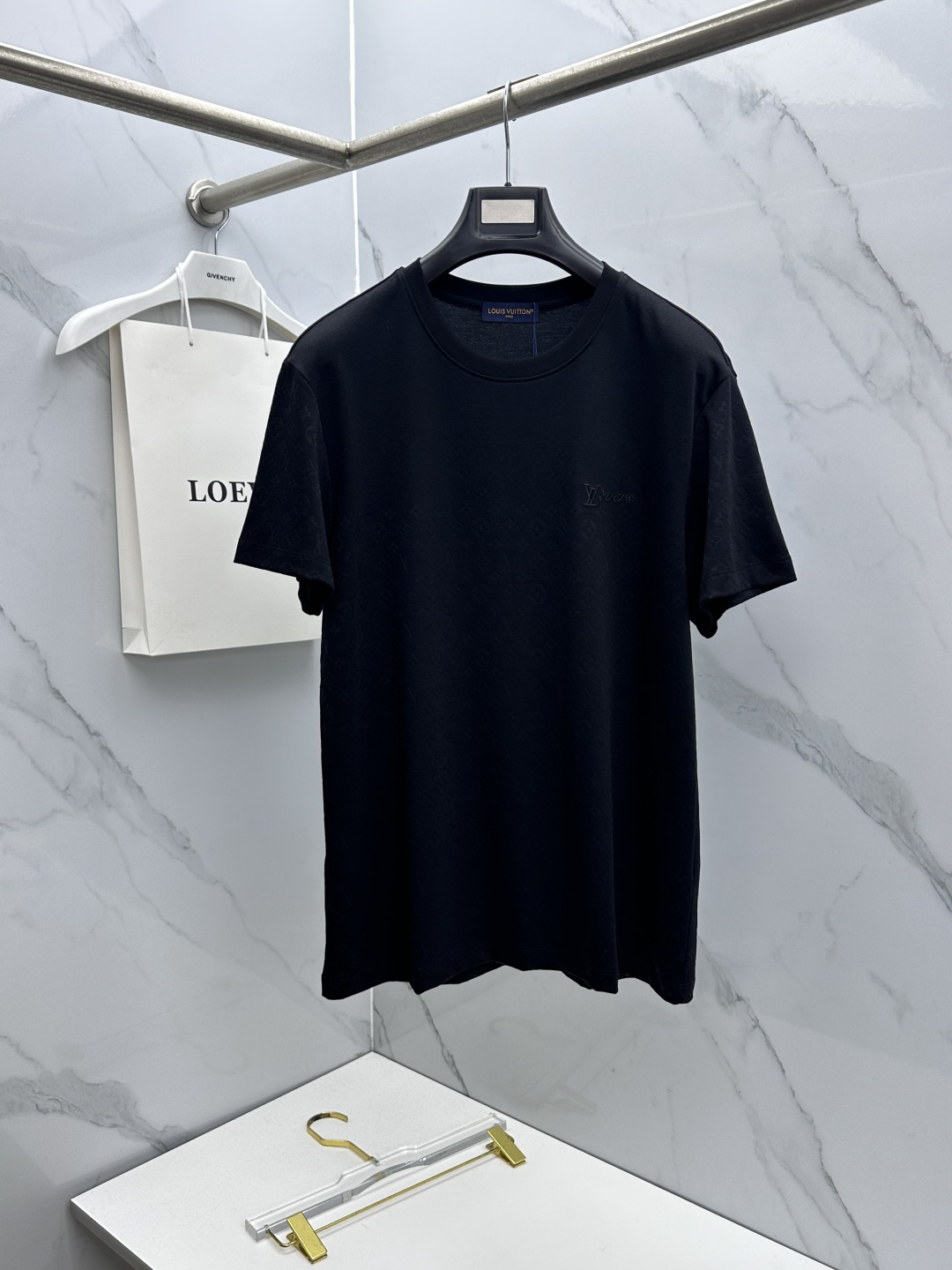 🆕LV路易威登 新款首发专柜最新款短袖圆领T恤 高端订制 胸前logo设计 半身提花满印 高定丝光面料.