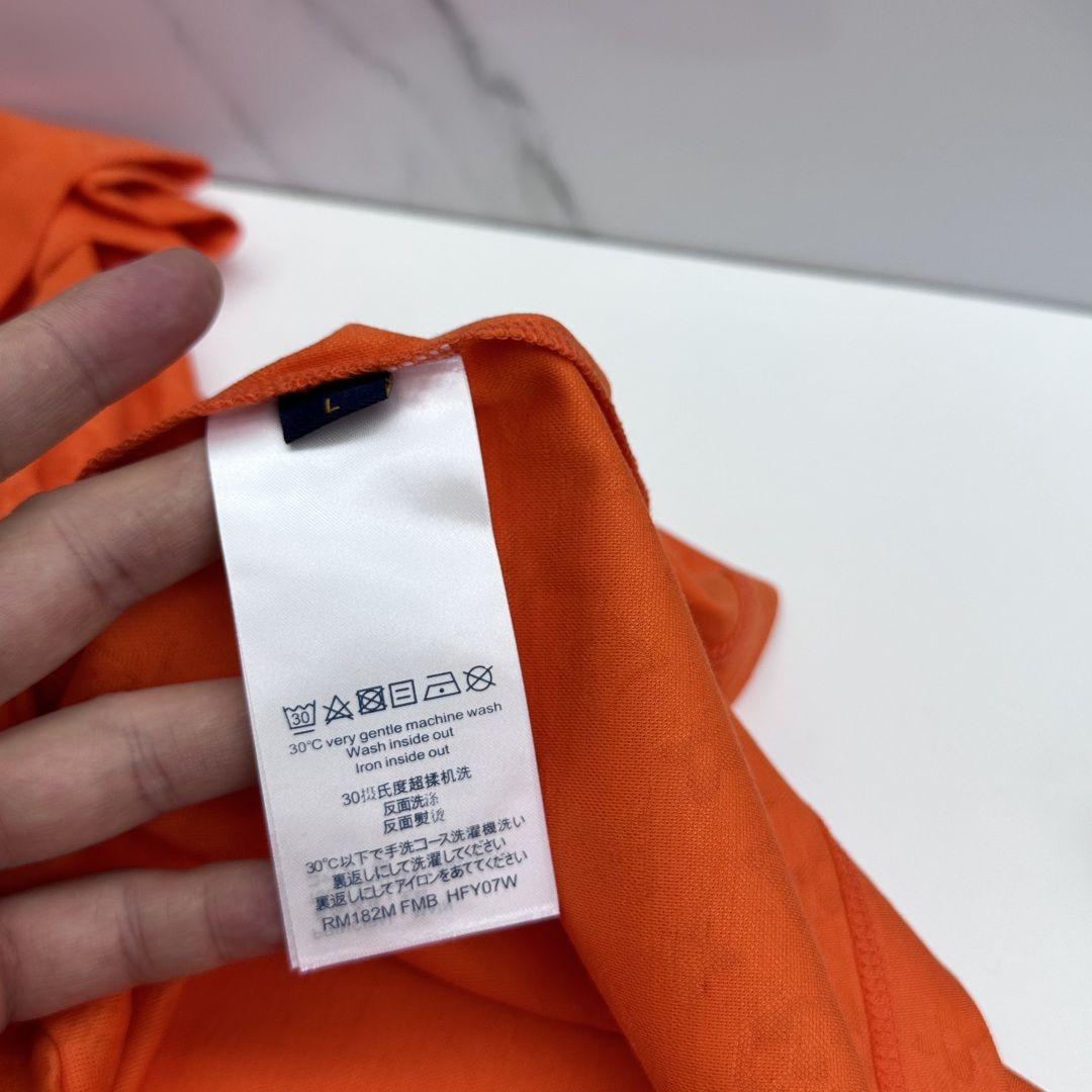 🆕LV路易威登 新款首发专柜最新款短袖圆领T恤 高端订制 胸前logo设计 半身提花满印 高定丝光面料.