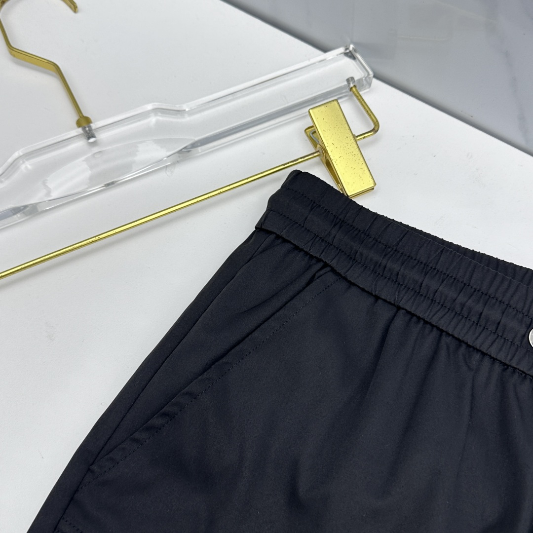 🆕LV路易威登 26ss春夏专供新款休闲裤 高端版本！定制速干面料 透气舒适度高，细节无可挑剔，品牌元素