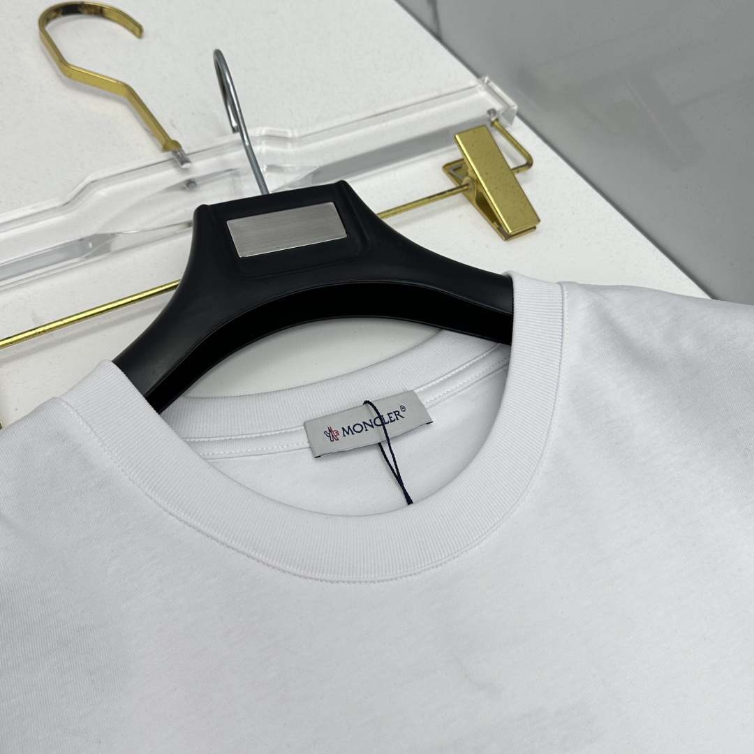 🆕Moncler蒙口 2026春夏新款印花短袖 官网同款T恤，双纱纯棉面料 多元化搭配 迎合眼下时尚前沿