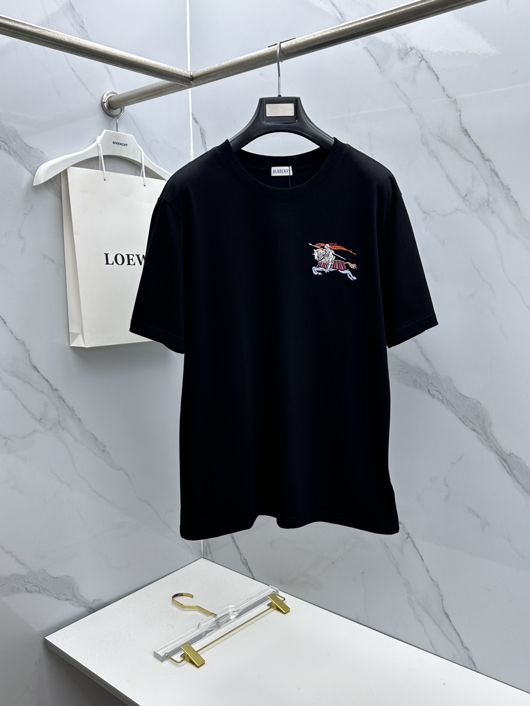 🆕Burberry巴宝莉 2026春夏新款短袖 官网同款T恤，骑士徽章 双纱纯棉面料 多元化搭配 迎合眼