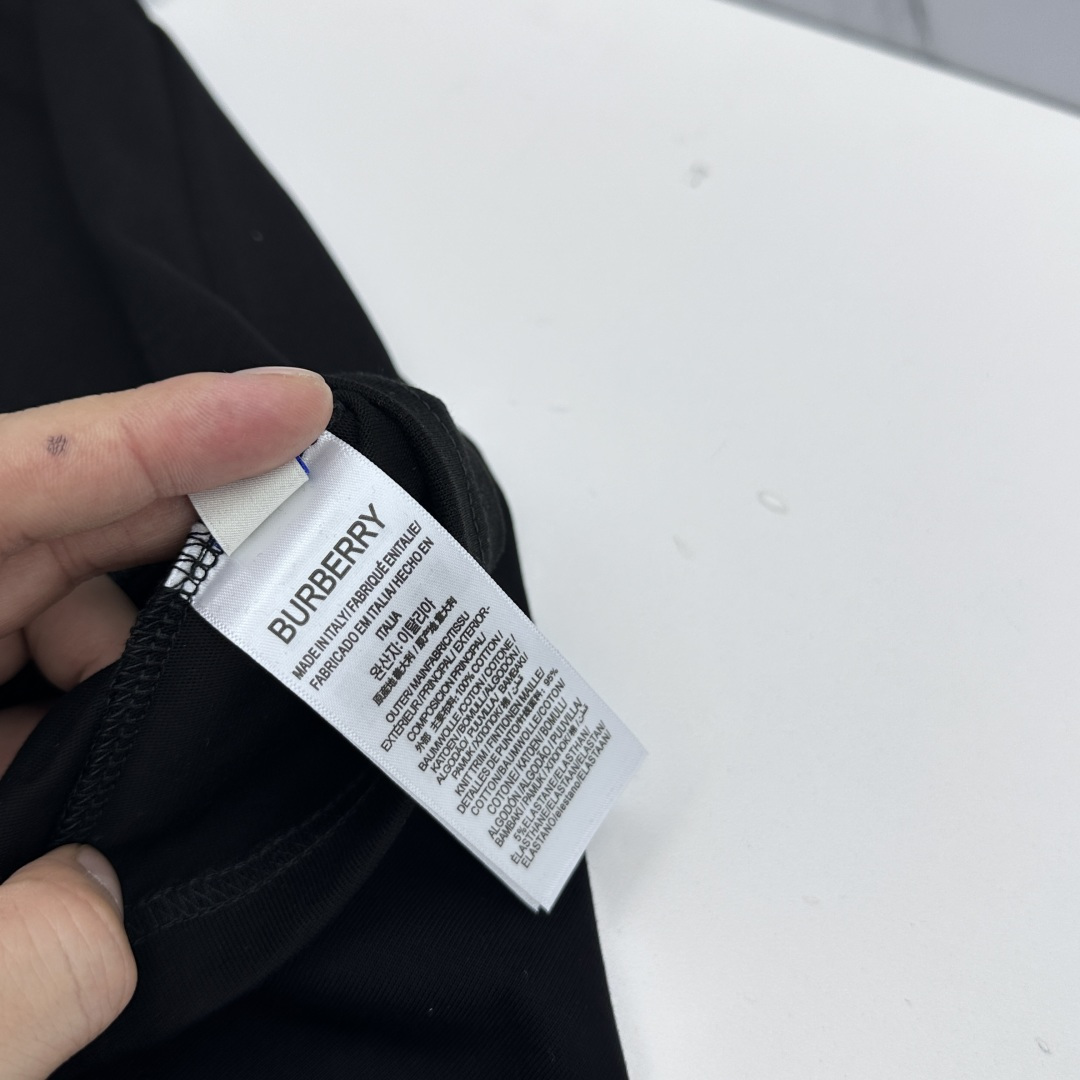 🆕Burberry巴宝莉 2026春夏新款短袖 官网同款T恤，骑士徽章 双纱纯棉面料 多元化搭配 迎合眼