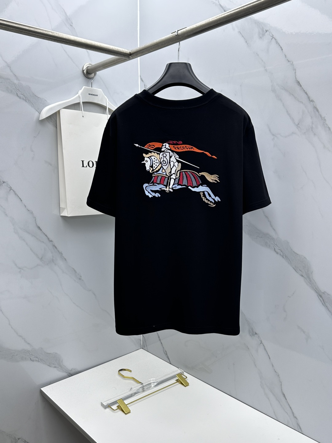 🆕Burberry巴宝莉 2026春夏新款短袖 官网同款T恤，骑士徽章 双纱纯棉面料 多元化搭配 迎合眼