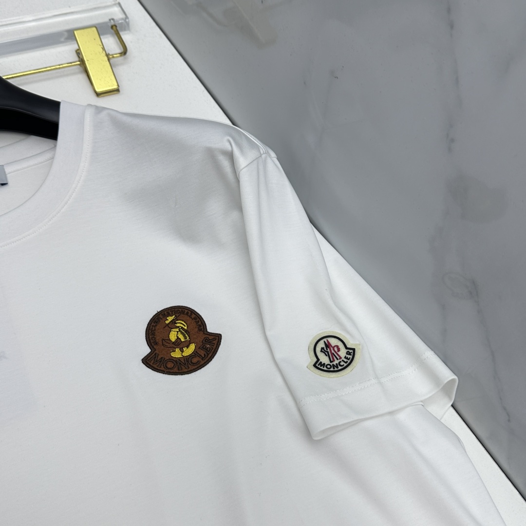 🆕Moncler蒙口 新款首发专柜最新款短袖圆领T恤 高端订制 胸前手臂logo设计 半身提花满印 高定