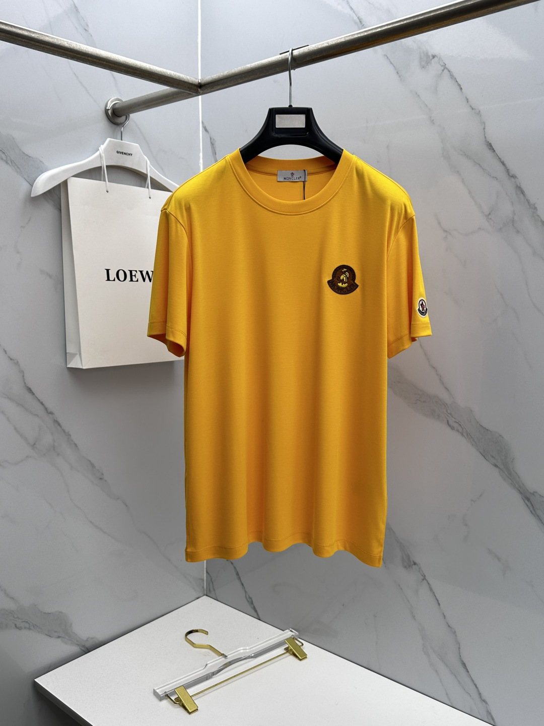 🆕Moncler蒙口 新款首发专柜最新款短袖圆领T恤 高端订制 胸前手臂logo设计 半身提花满印 高定
