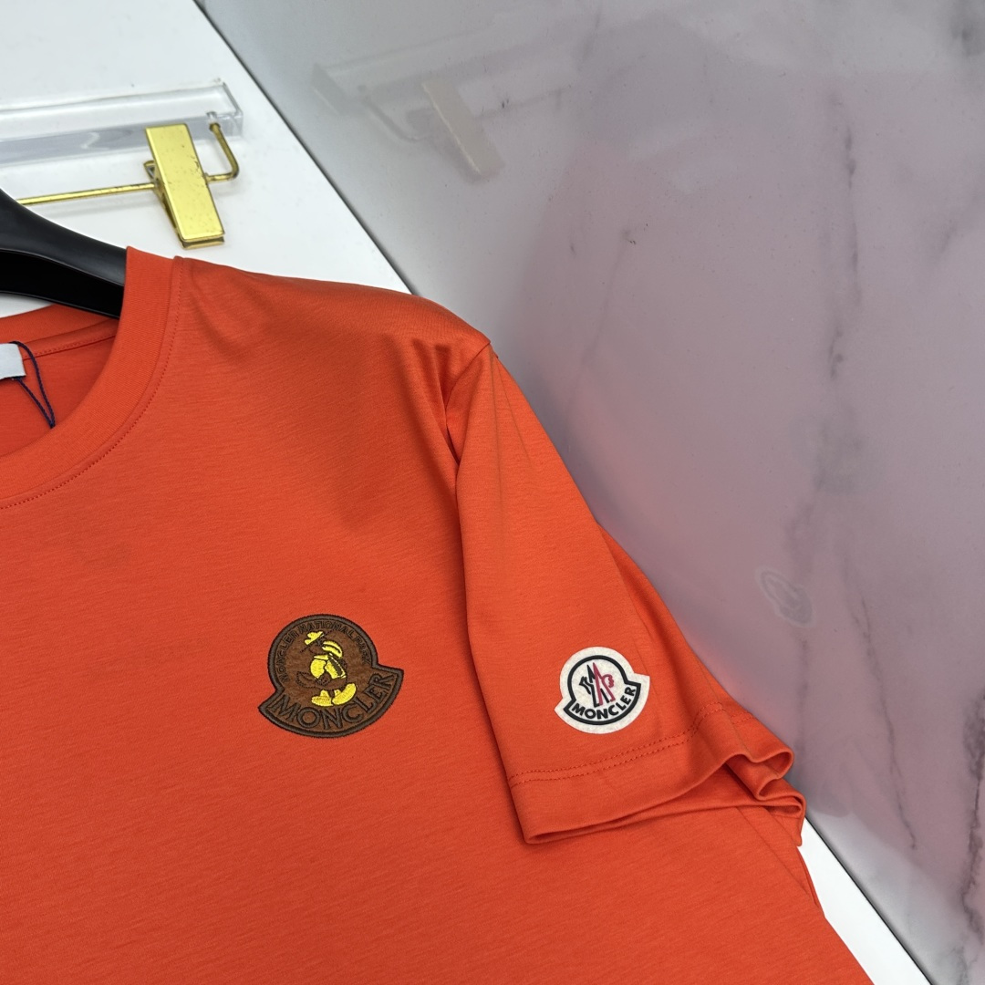 🆕Moncler蒙口 新款首发专柜最新款短袖圆领T恤 高端订制 胸前手臂logo设计 半身提花满印 高定