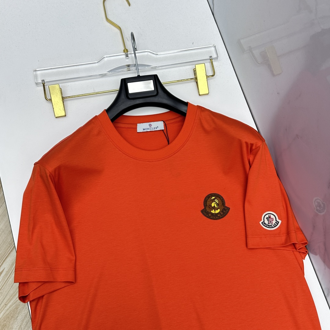 🆕Moncler蒙口 新款首发专柜最新款短袖圆领T恤 高端订制 胸前手臂logo设计 半身提花满印 高定