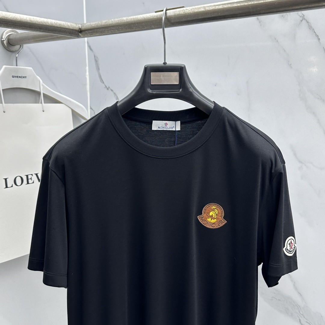 🆕Moncler蒙口 新款首发专柜最新款短袖圆领T恤 高端订制 胸前手臂logo设计 半身提花满印 高定