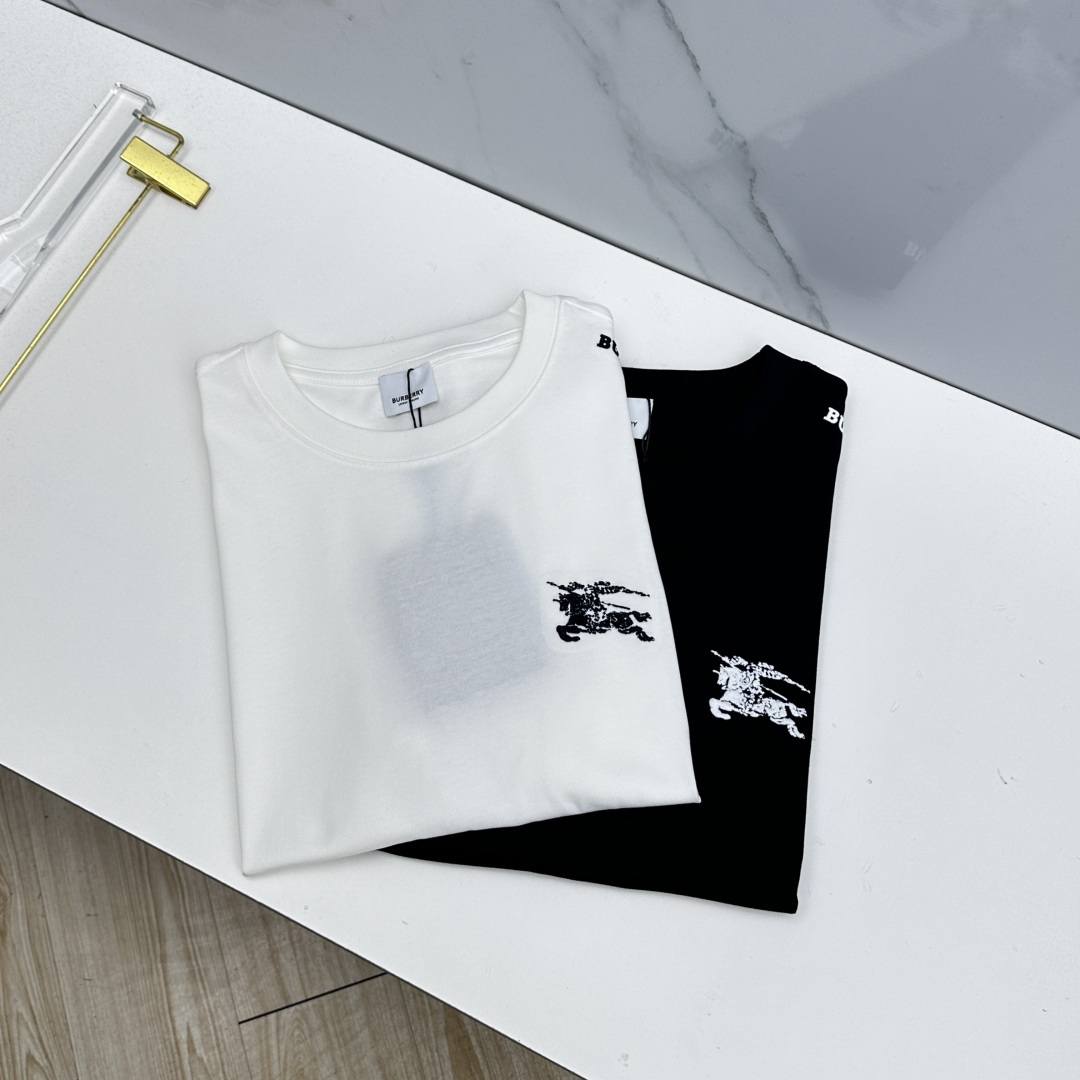 🆕Burberry巴宝莉 2026春夏新款短袖 官网同款T恤，骑士徽章，双纱纯棉面料 多元化搭配 迎合眼
