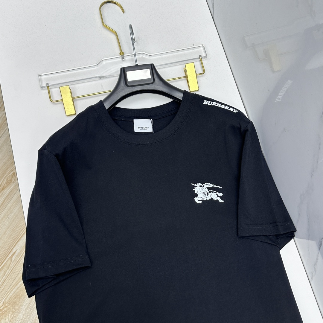 🆕Burberry巴宝莉 2026春夏新款短袖 官网同款T恤，骑士徽章，双纱纯棉面料 多元化搭配 迎合眼