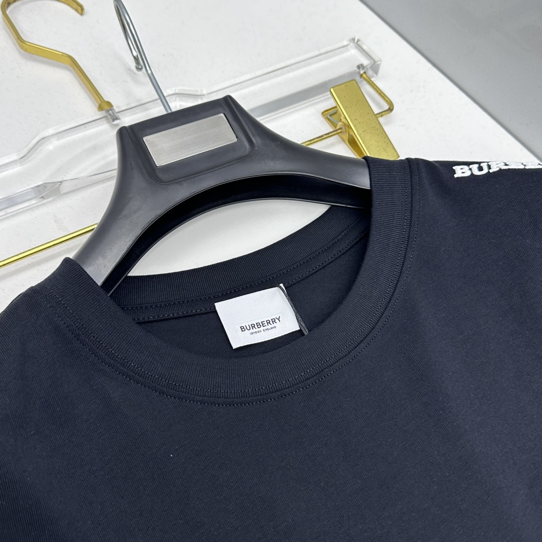 🆕Burberry巴宝莉 2026春夏新款短袖 官网同款T恤，骑士徽章，双纱纯棉面料 多元化搭配 迎合眼
