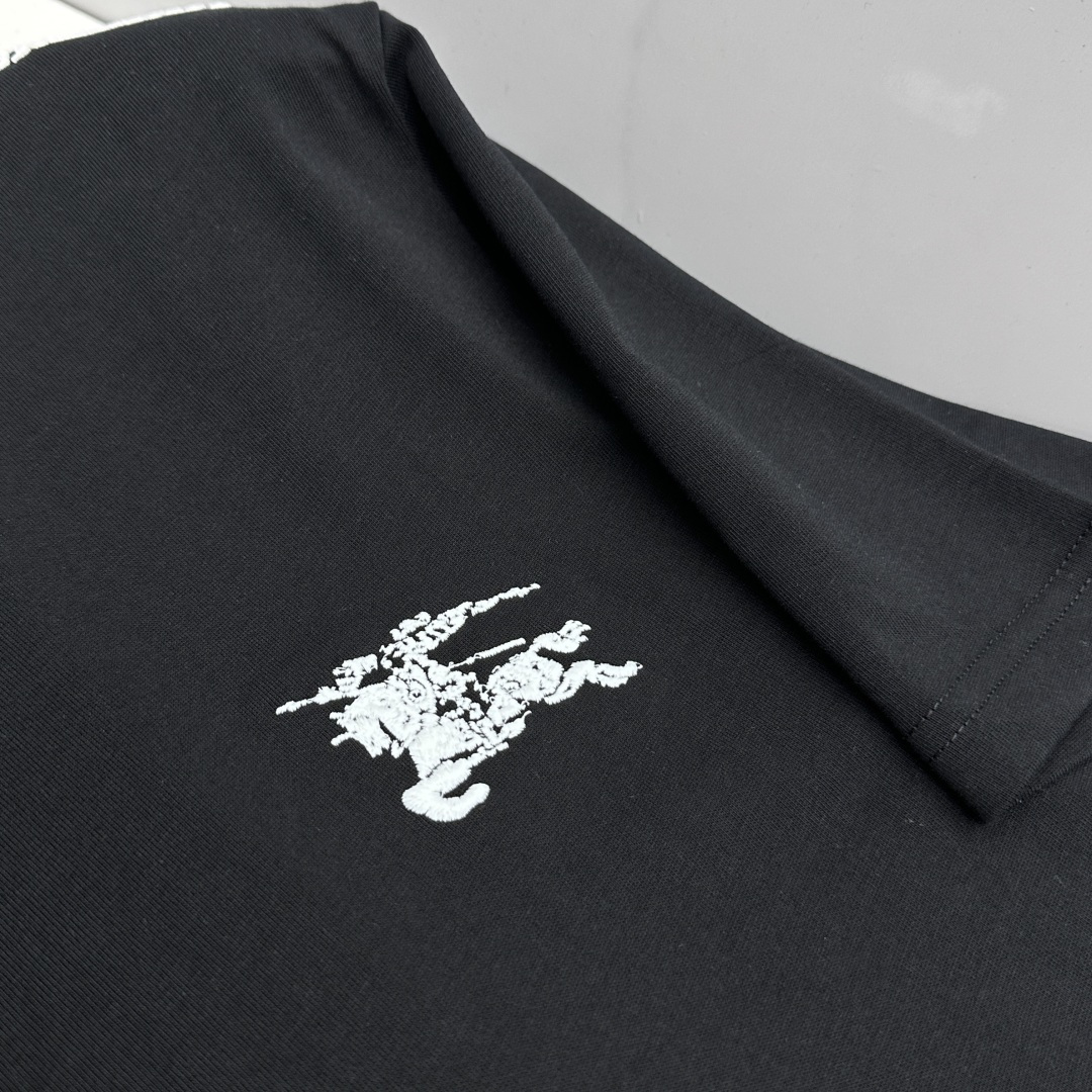 🆕Burberry巴宝莉 2026春夏新款短袖 官网同款T恤，骑士徽章，双纱纯棉面料 多元化搭配 迎合眼