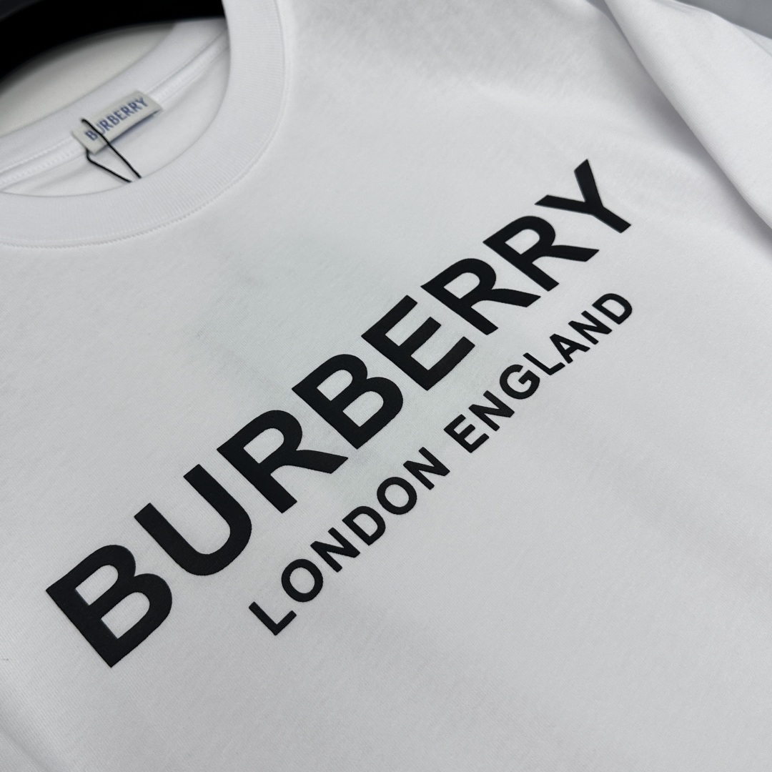 🆕Burberry巴宝莉 2026春夏新款短袖 官网同款T恤，双纱纯棉面料 多元化搭配 迎合眼下时尚前沿
