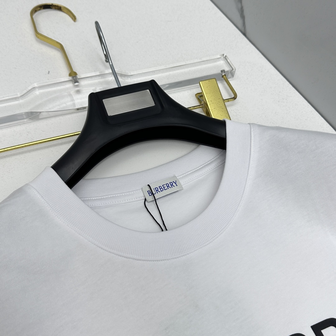 🆕Burberry巴宝莉 2026春夏新款短袖 官网同款T恤，双纱纯棉面料 多元化搭配 迎合眼下时尚前沿