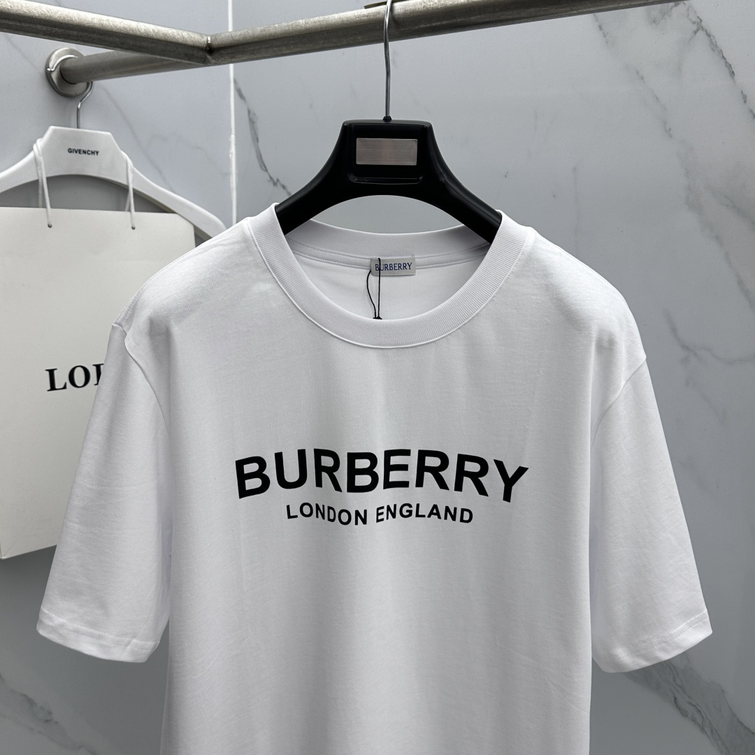 🆕Burberry巴宝莉 2026春夏新款短袖 官网同款T恤，双纱纯棉面料 多元化搭配 迎合眼下时尚前沿