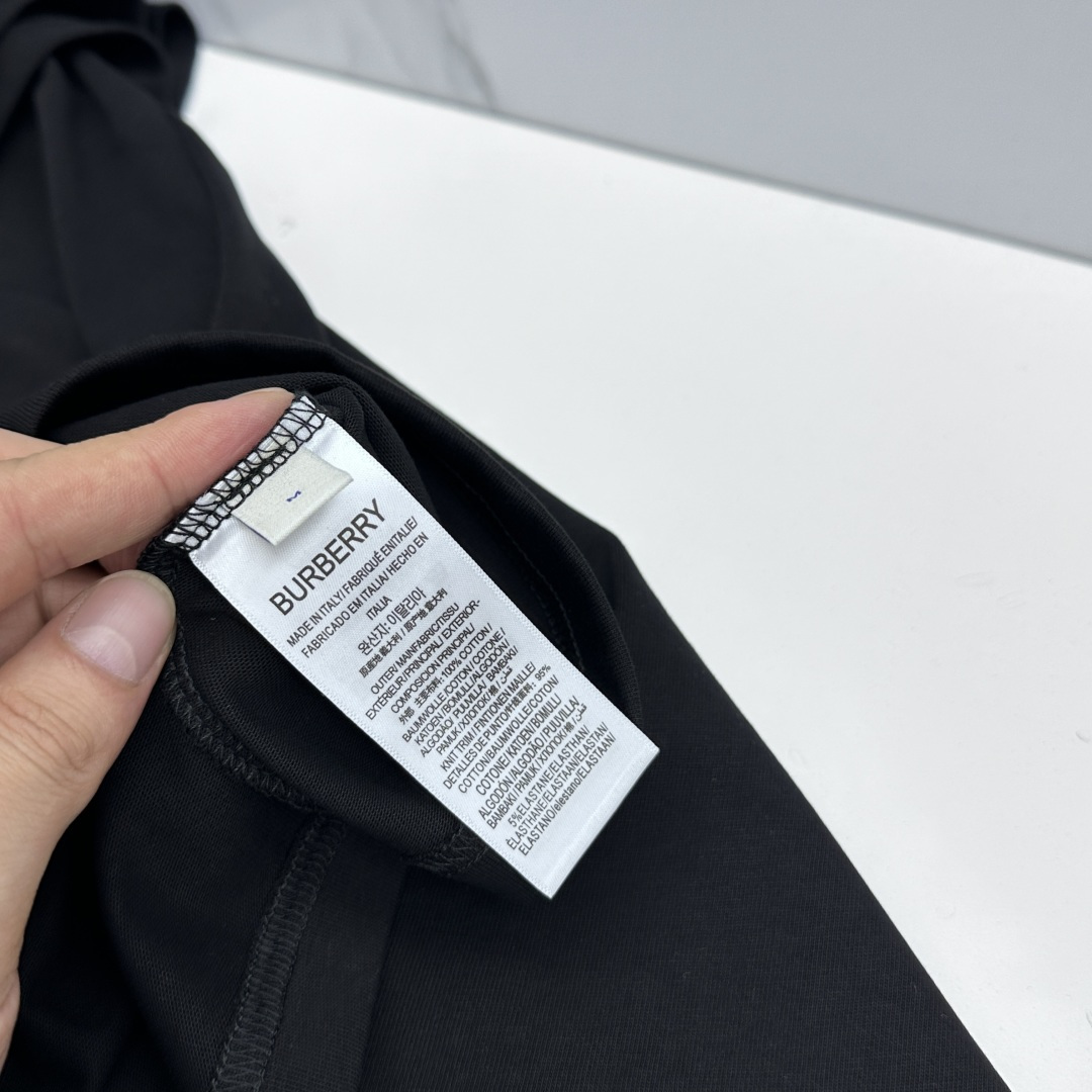 🆕Burberry巴宝莉 2026春夏新款短袖 官网同款T恤，双纱纯棉面料 多元化搭配 迎合眼下时尚前沿