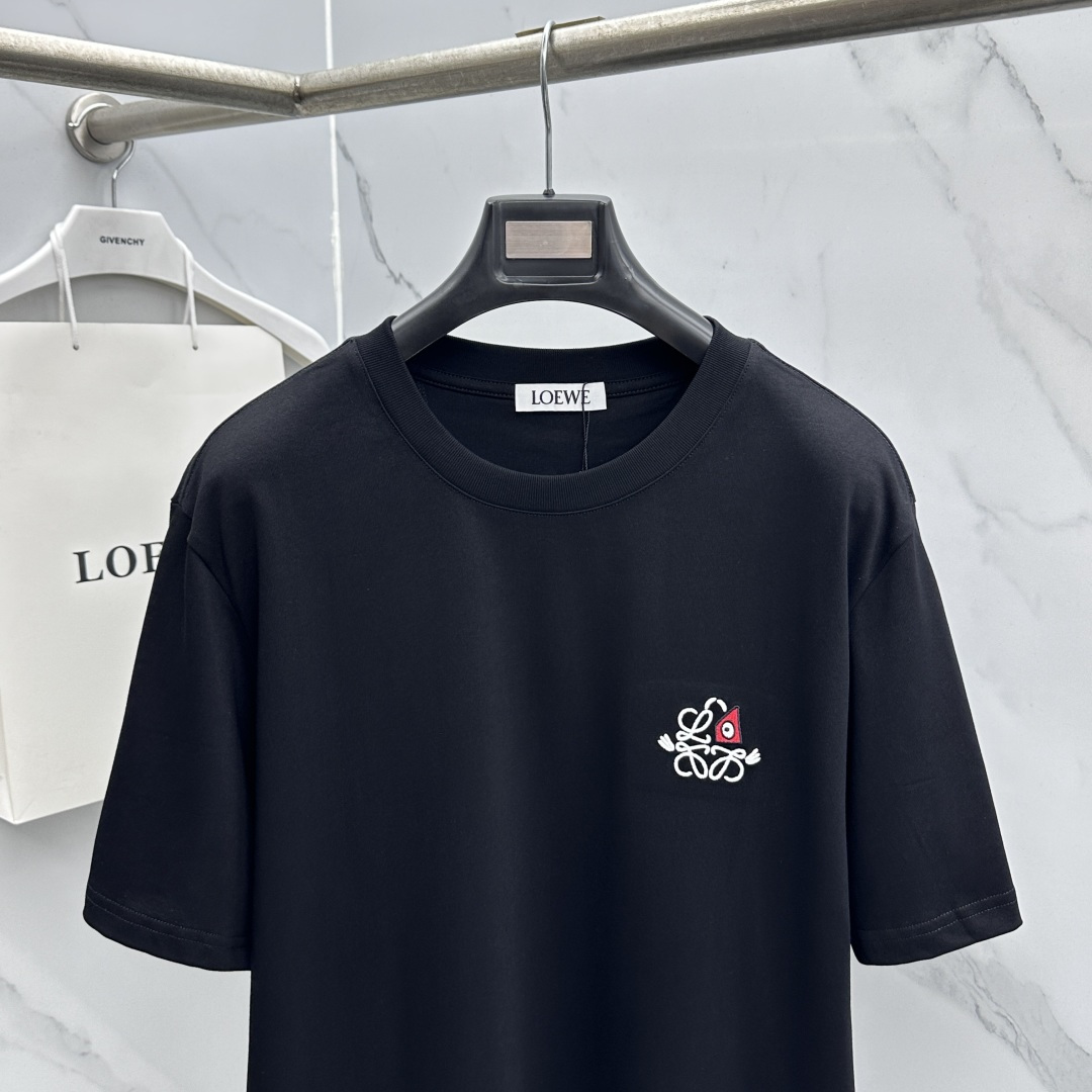 🆕LOEWE罗意威 2026春夏新款短袖 官网同款T恤，胸前logo刺绣，双纱纯棉面料 多元化搭配 迎合