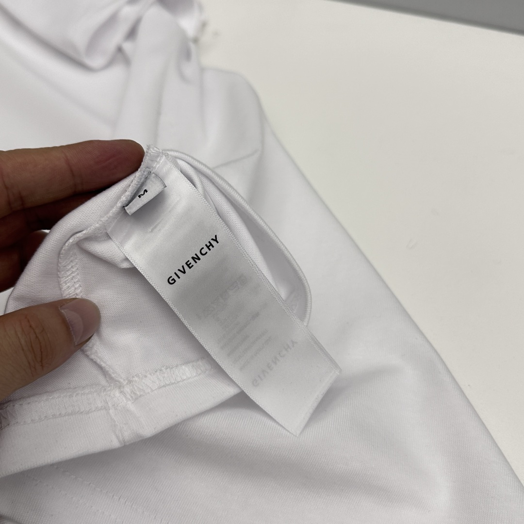 🆕Givenchy纪梵希 2026春夏新款短袖 官网同款T恤，前后logo印花，双纱纯棉面料 多元化搭配