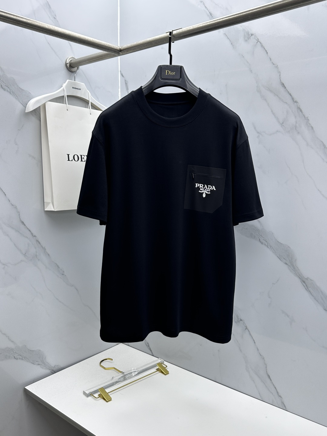 🆕Prada普拉达 新款首发专柜最新款短袖圆领T恤 高端订制 口袋+字母logo刺绣设计 高定面料.82